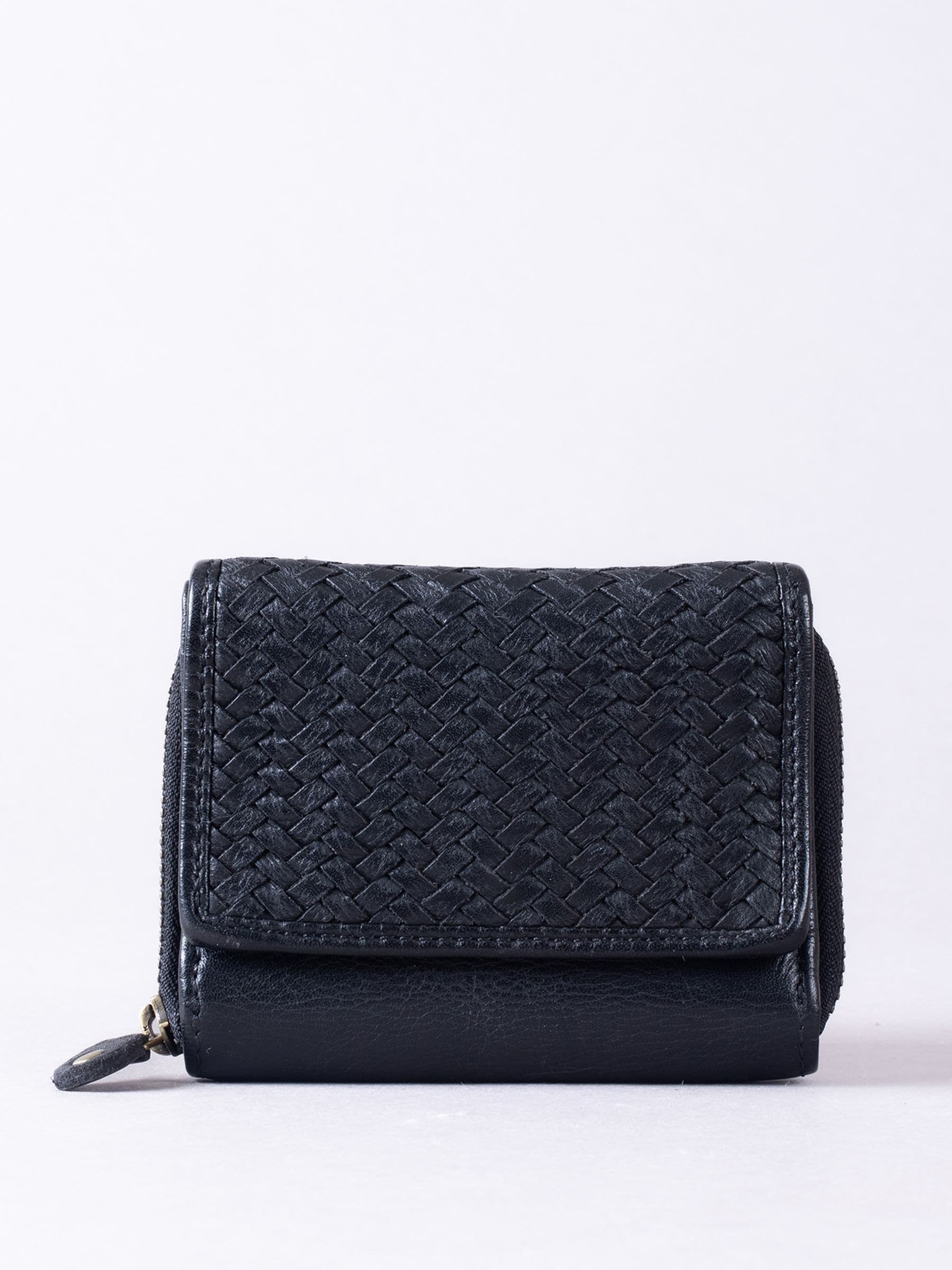 Lakeland Leather small Wreay purse black leather, imported from the UK