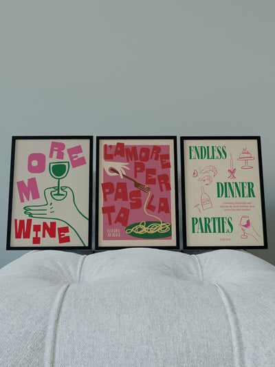 Ensemble de trois tableaux muraux «&nbsp;We Are Proper Good Pink Kitchen Dinner Parties&nbsp;»