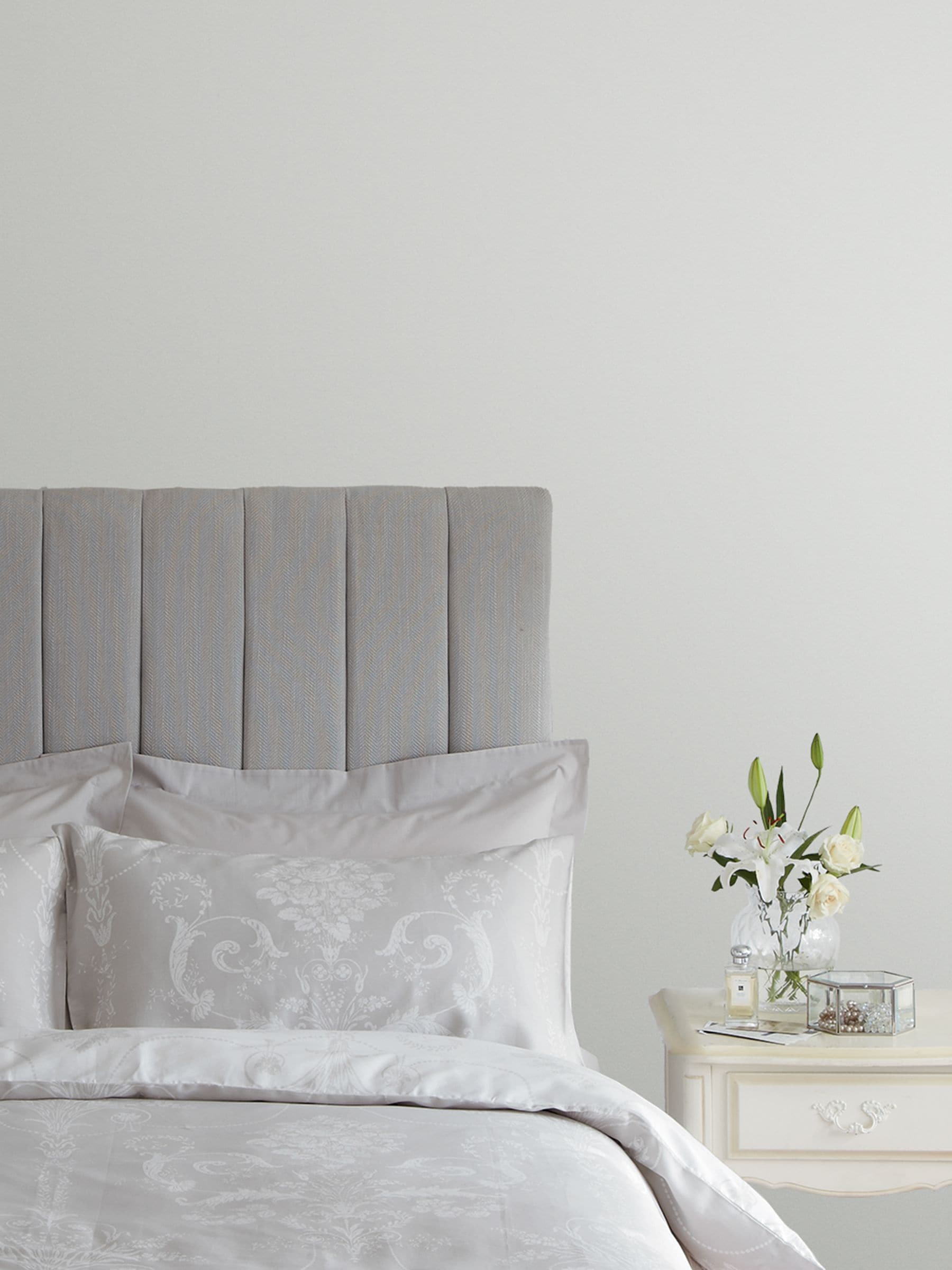 Laura Ashley Silver White Matt Emulsion Peel & Stick Paint Sample