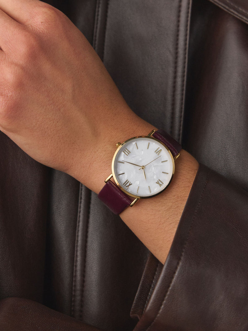Burgundy red round case leather strap watch, UK version
