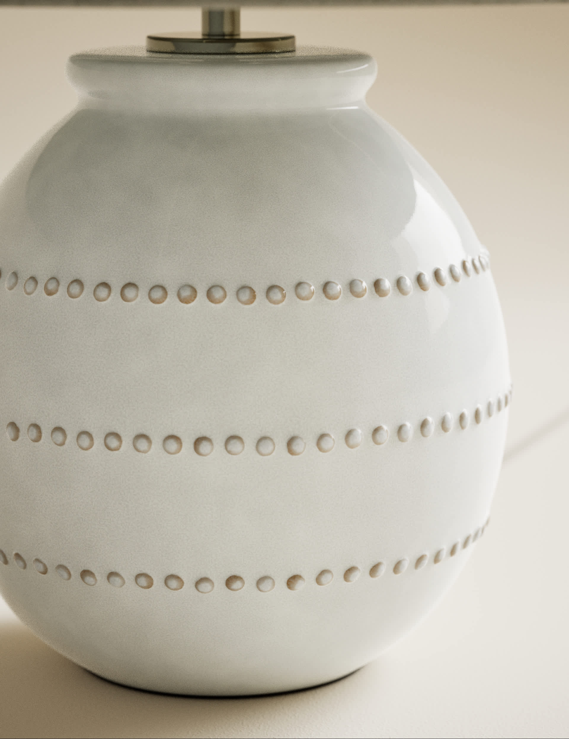 Ceramic bobble table lamp with raised detailing (British brand)