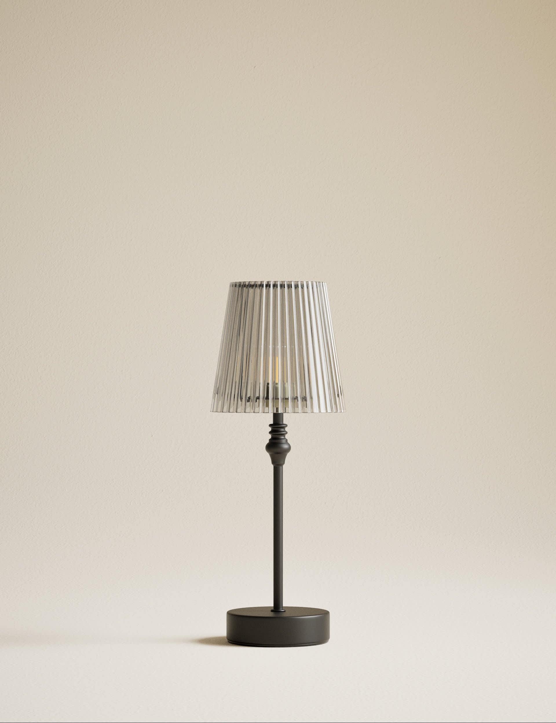 Rechargeable table lamp with metal base and acrylic shade - British product