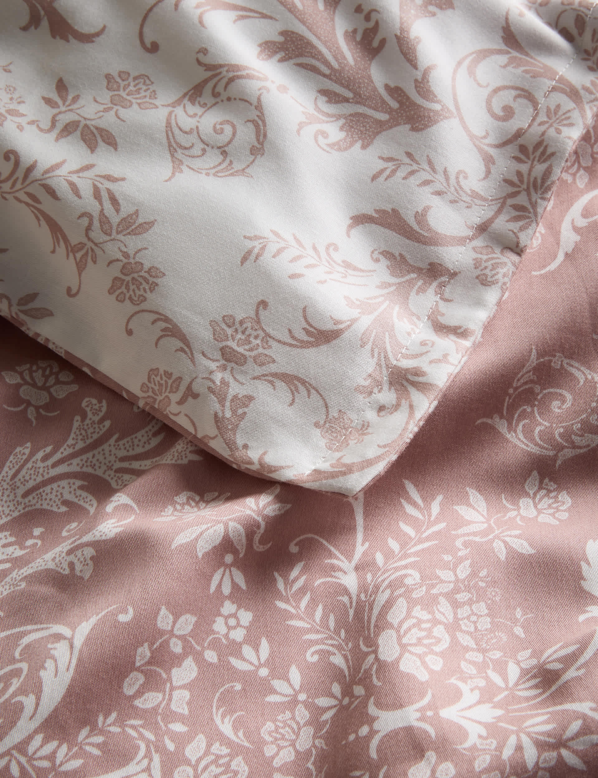 Aida-Alouette damask sateen bedding set - British product