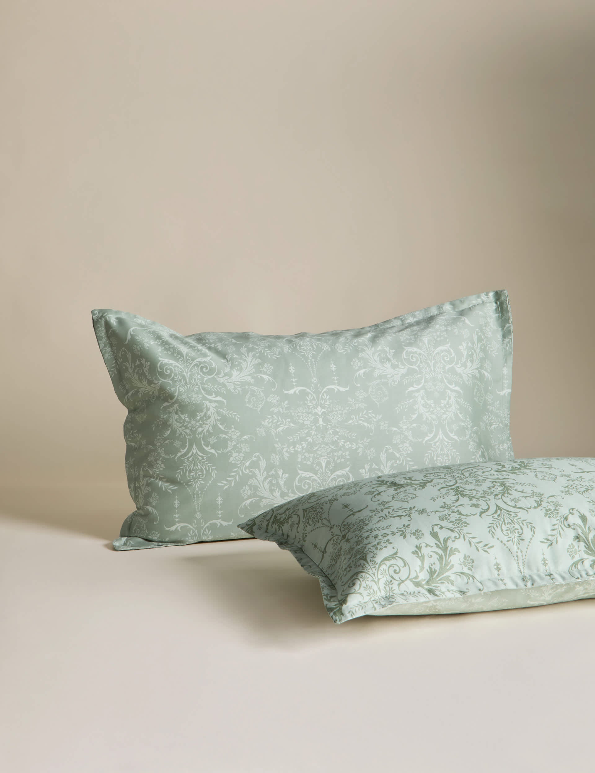 Aida-Alouette damask sateen bedding set - British product