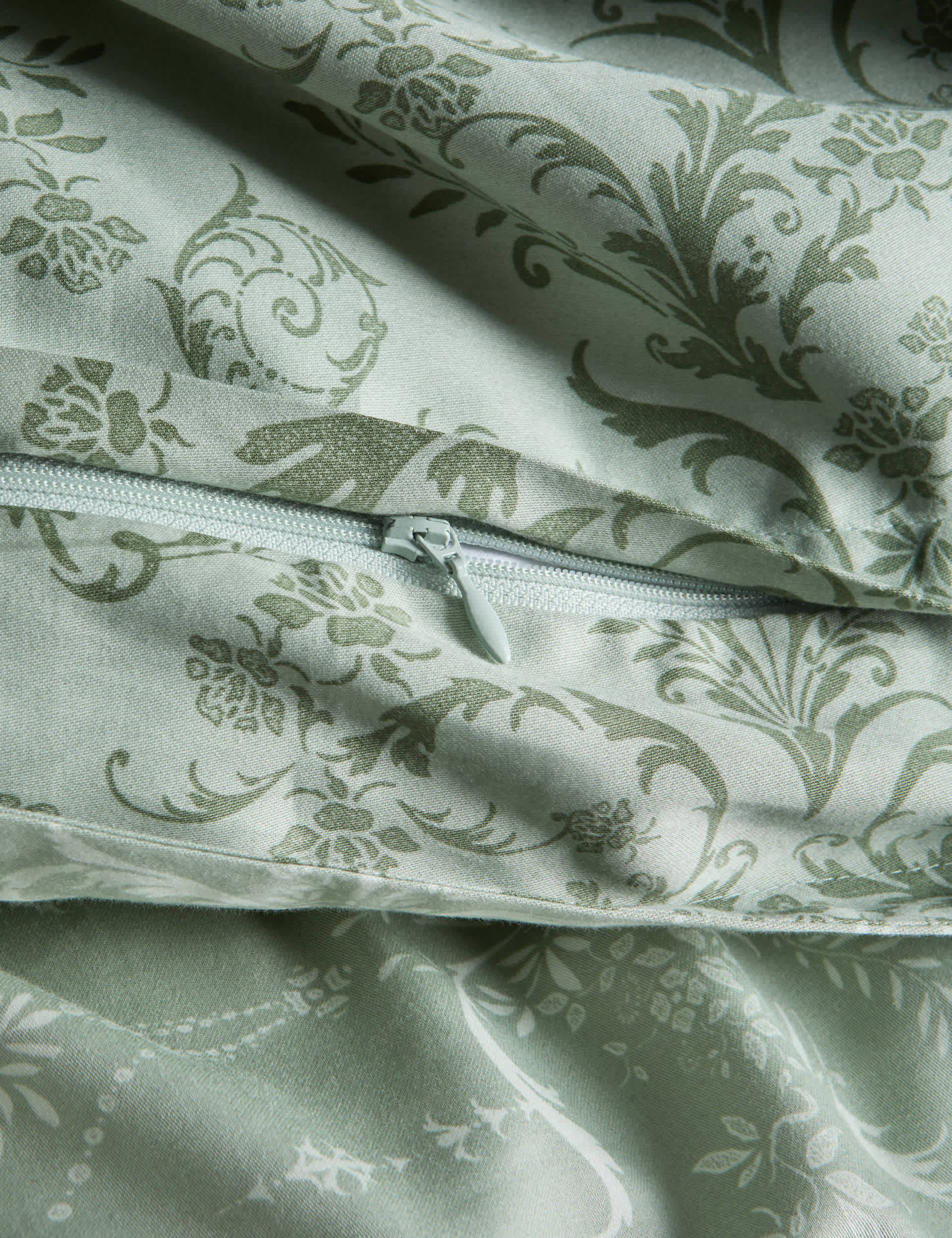 Aida-Alouette damask sateen bedding set - British product