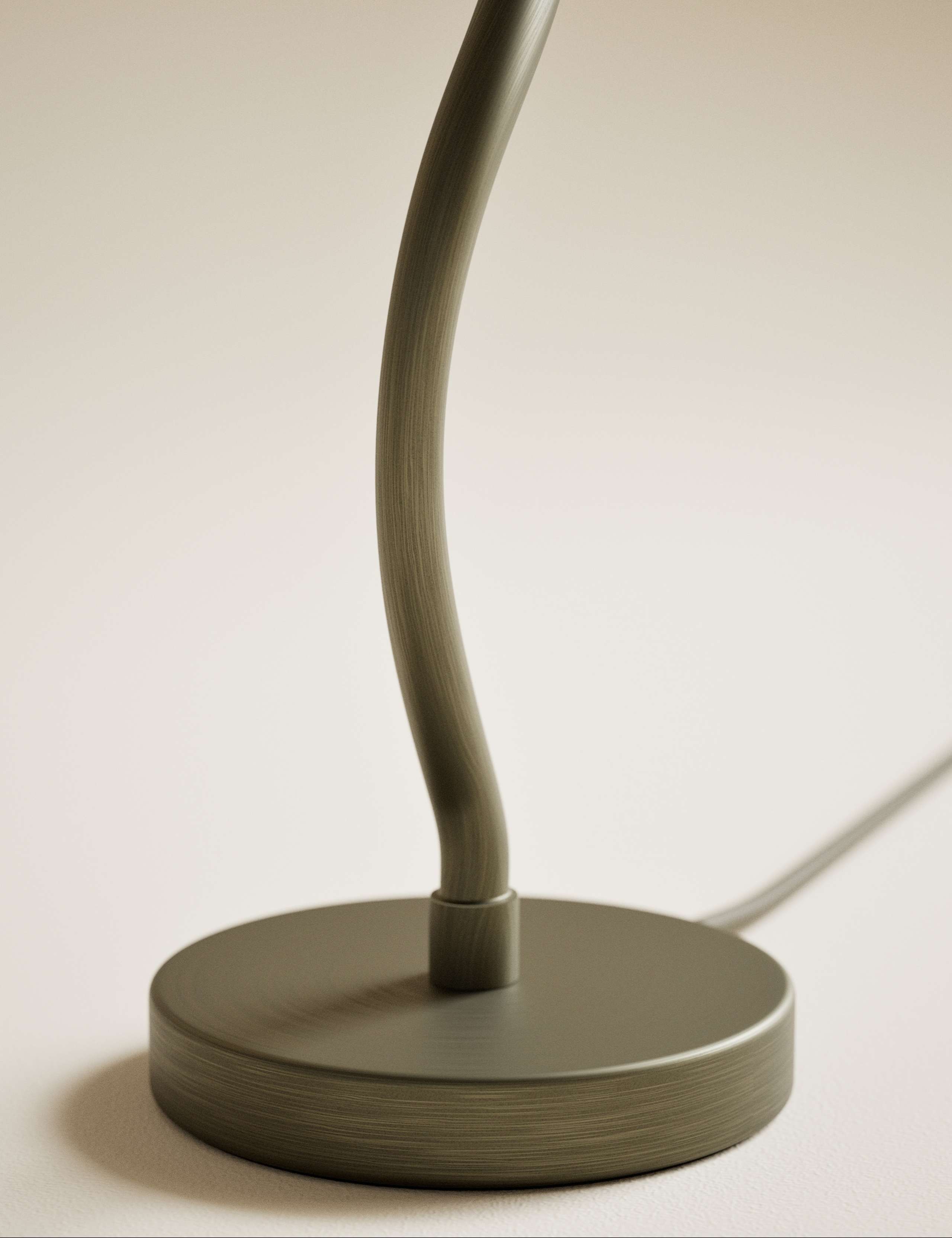 Hallie table lamp with gold base and fabric shade - British product
