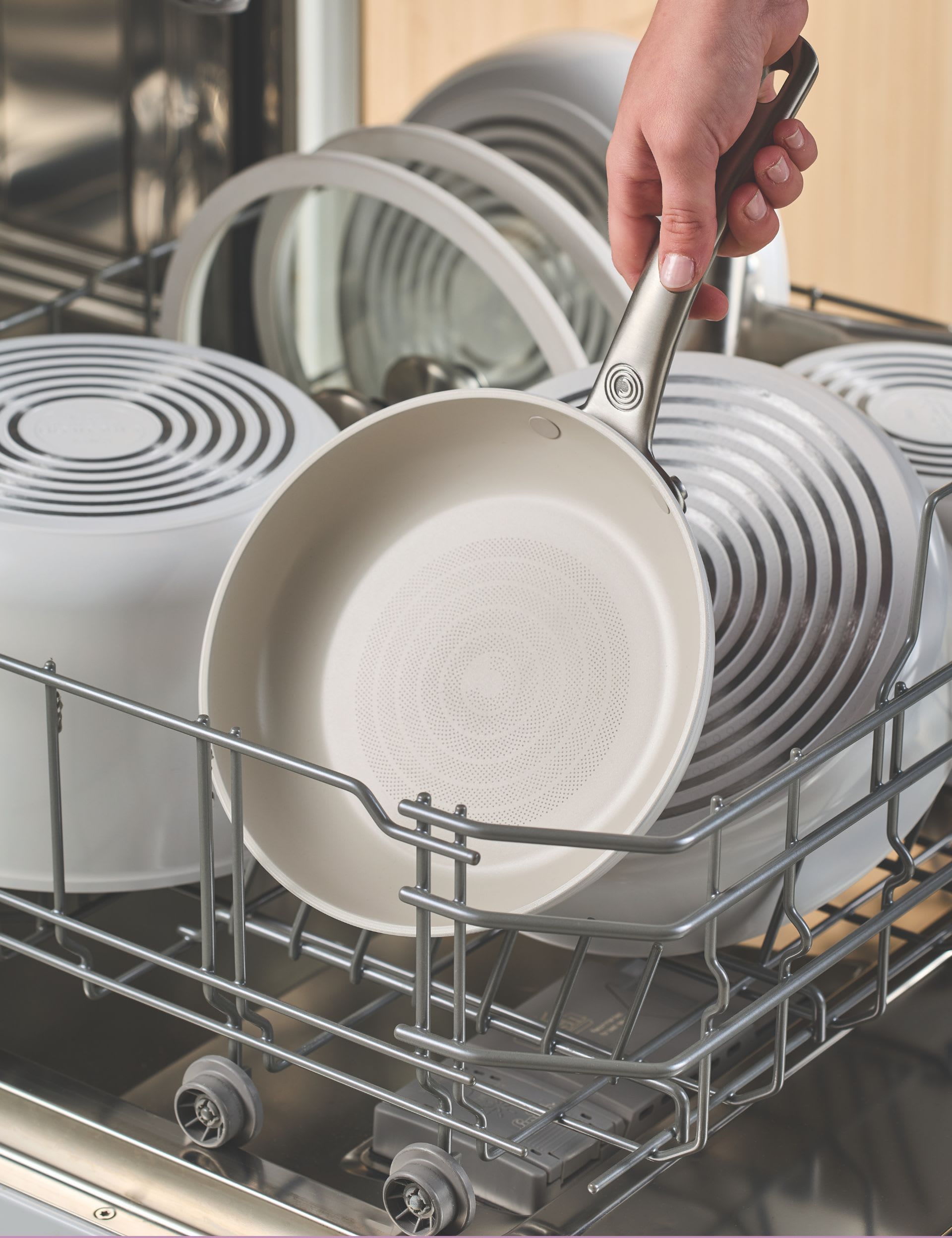 Circulon Halo ceramic non-stick frying pan 20cm, imported from the UK