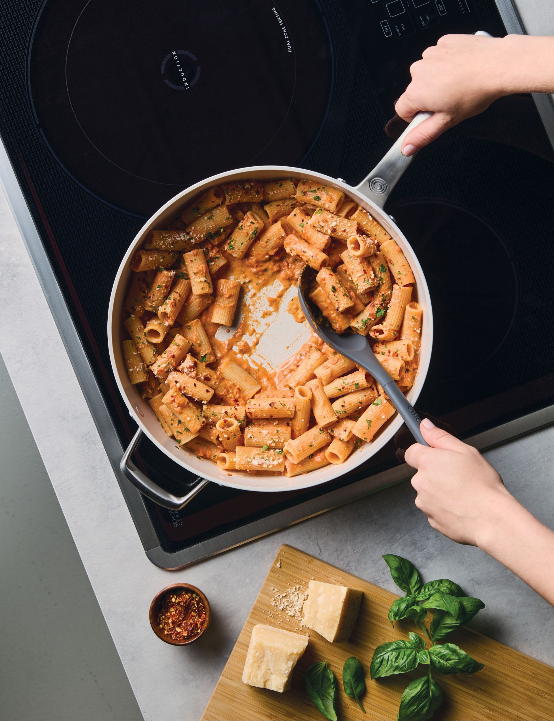 Circulon Halo ceramic non-stick sauté pan 30cm (British brand)