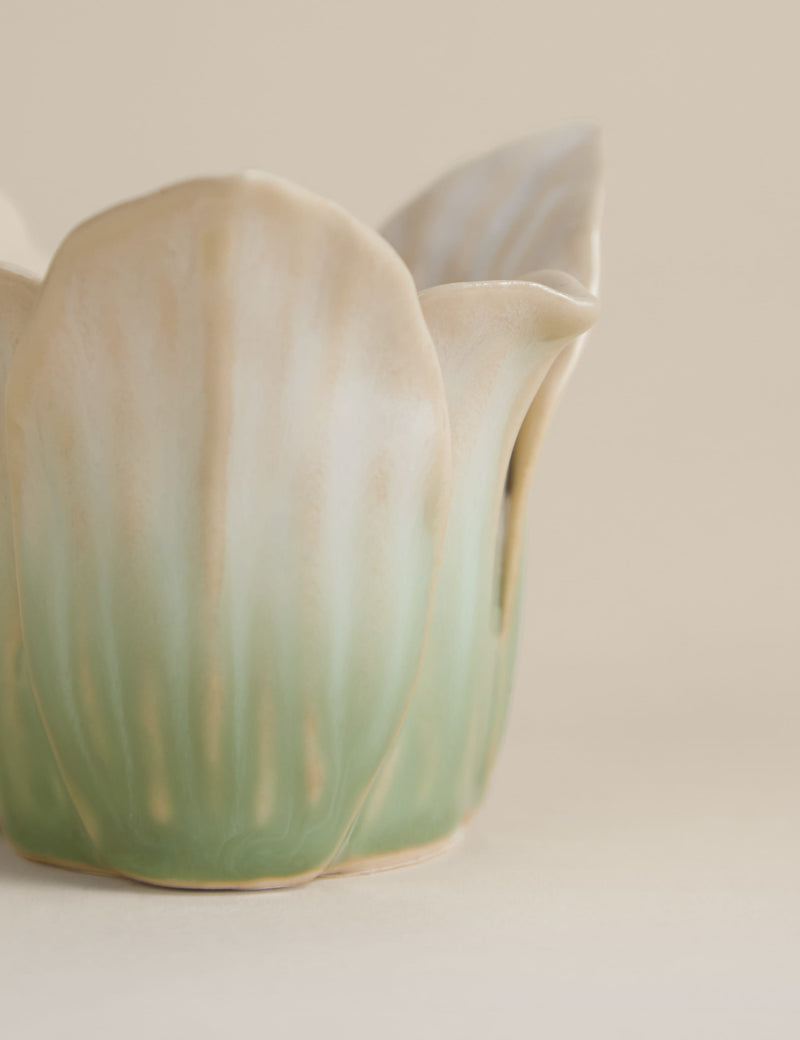 Ceramic handkerchief petal candle holder 8.9 cm (British brand)