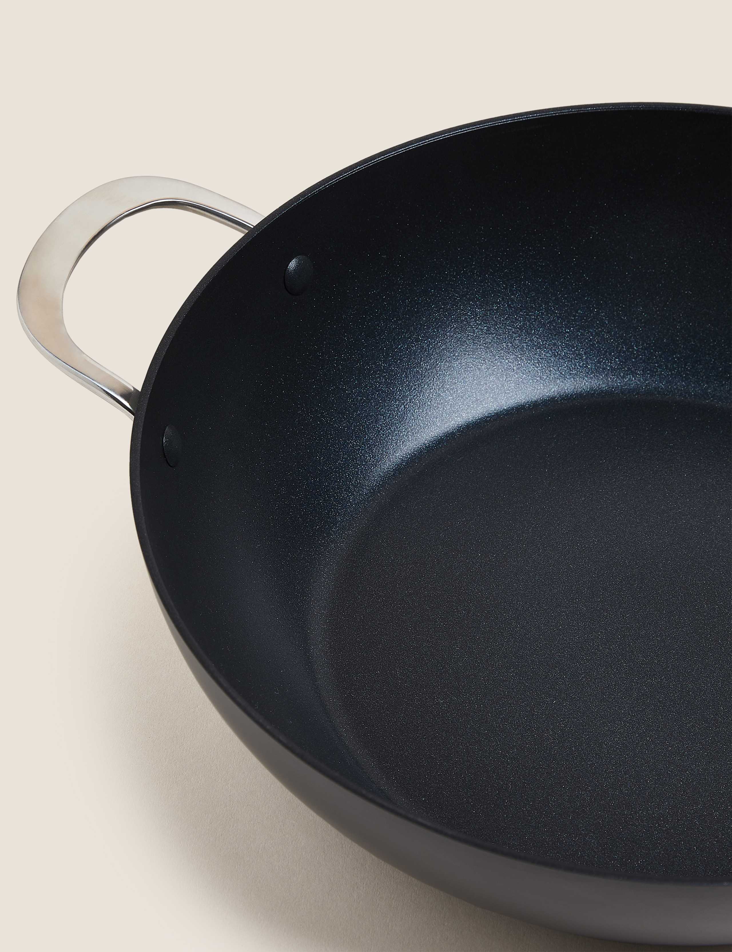 Hard anodised wok 30cm with lid, UK version