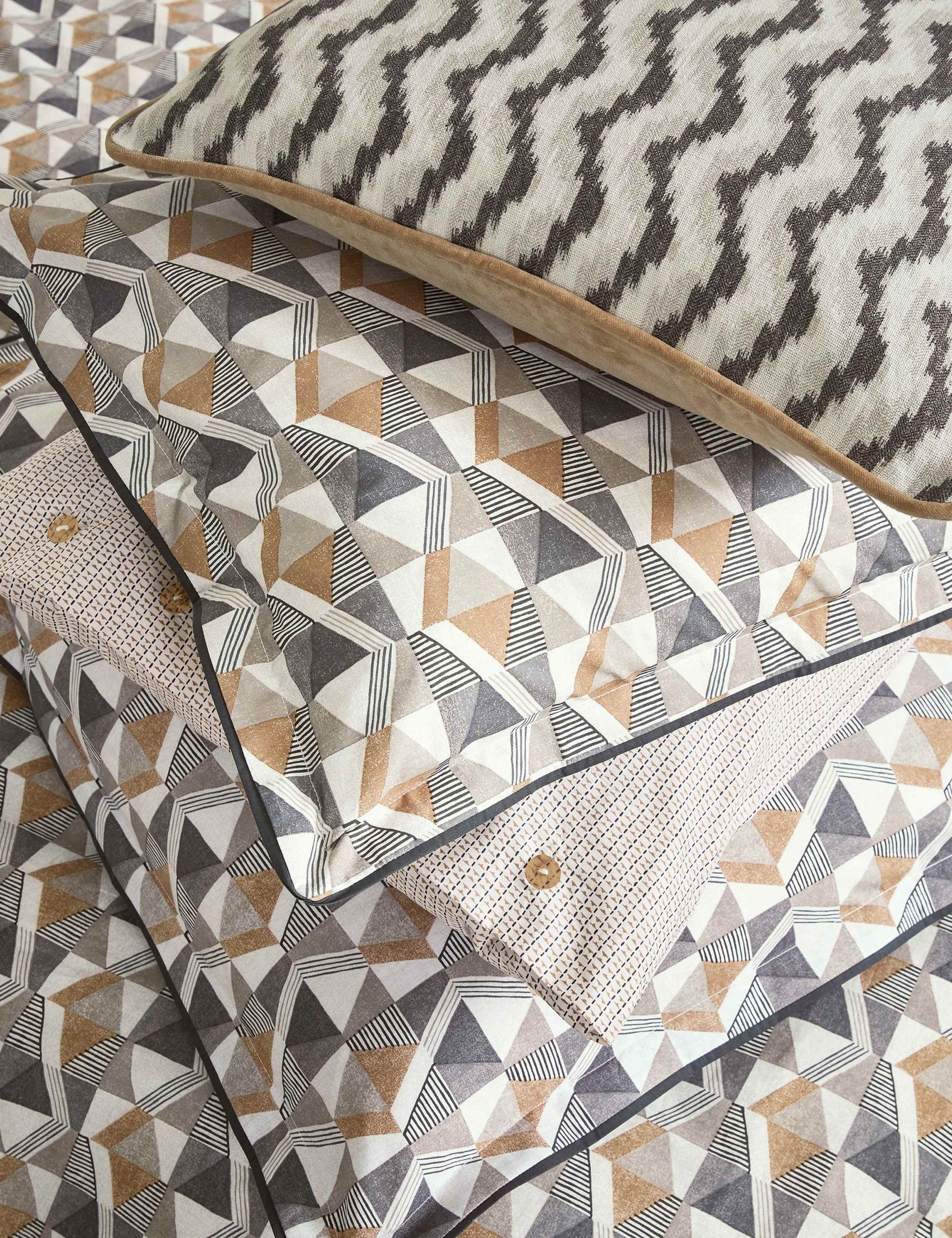 Bedeck Harun rectangle cushion 50 cm (British brand)