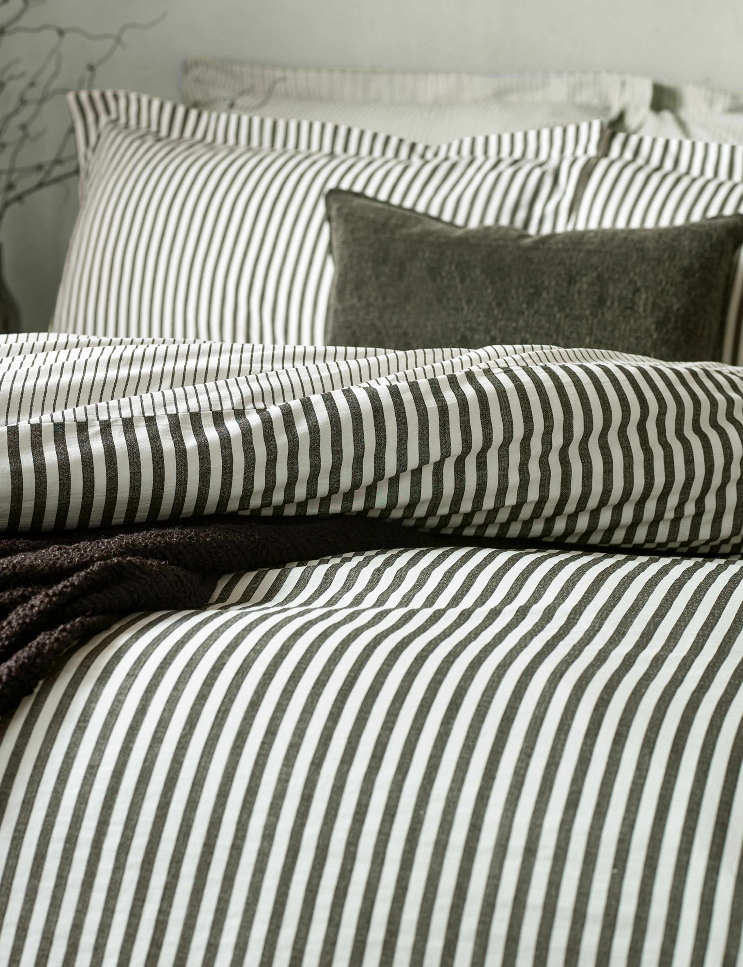 Yard Hebden striped cotton reversible bedding set, UK version