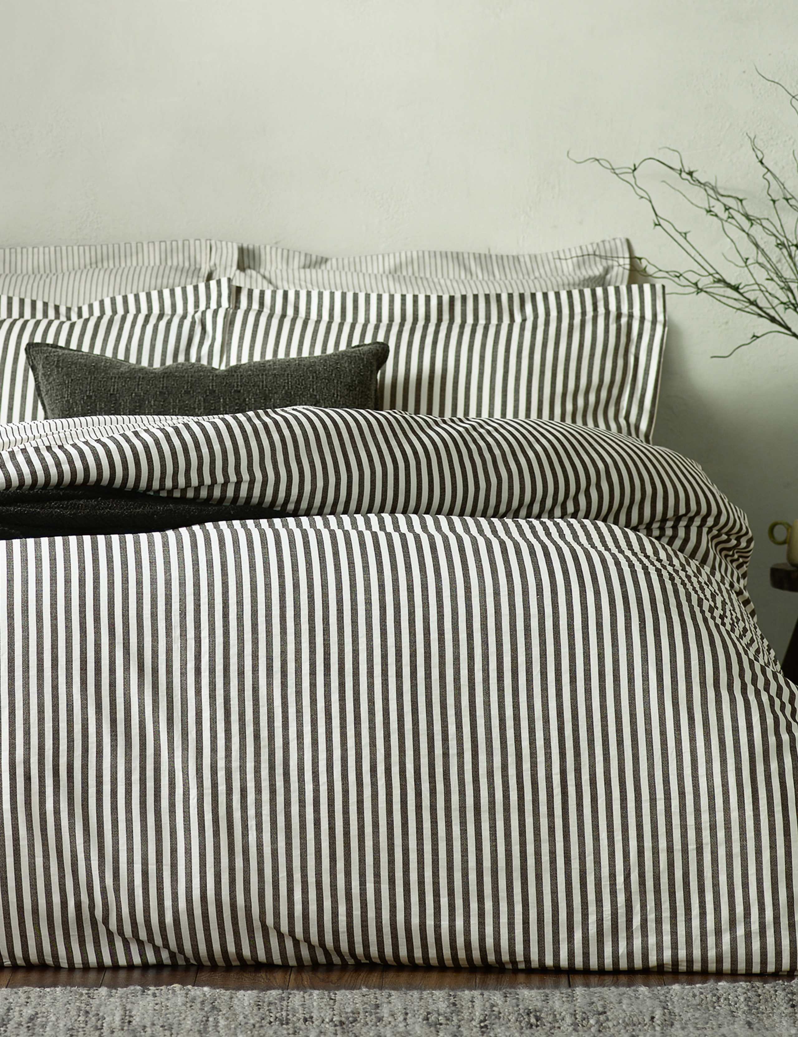 Yard Hebden striped cotton reversible bedding set, UK version