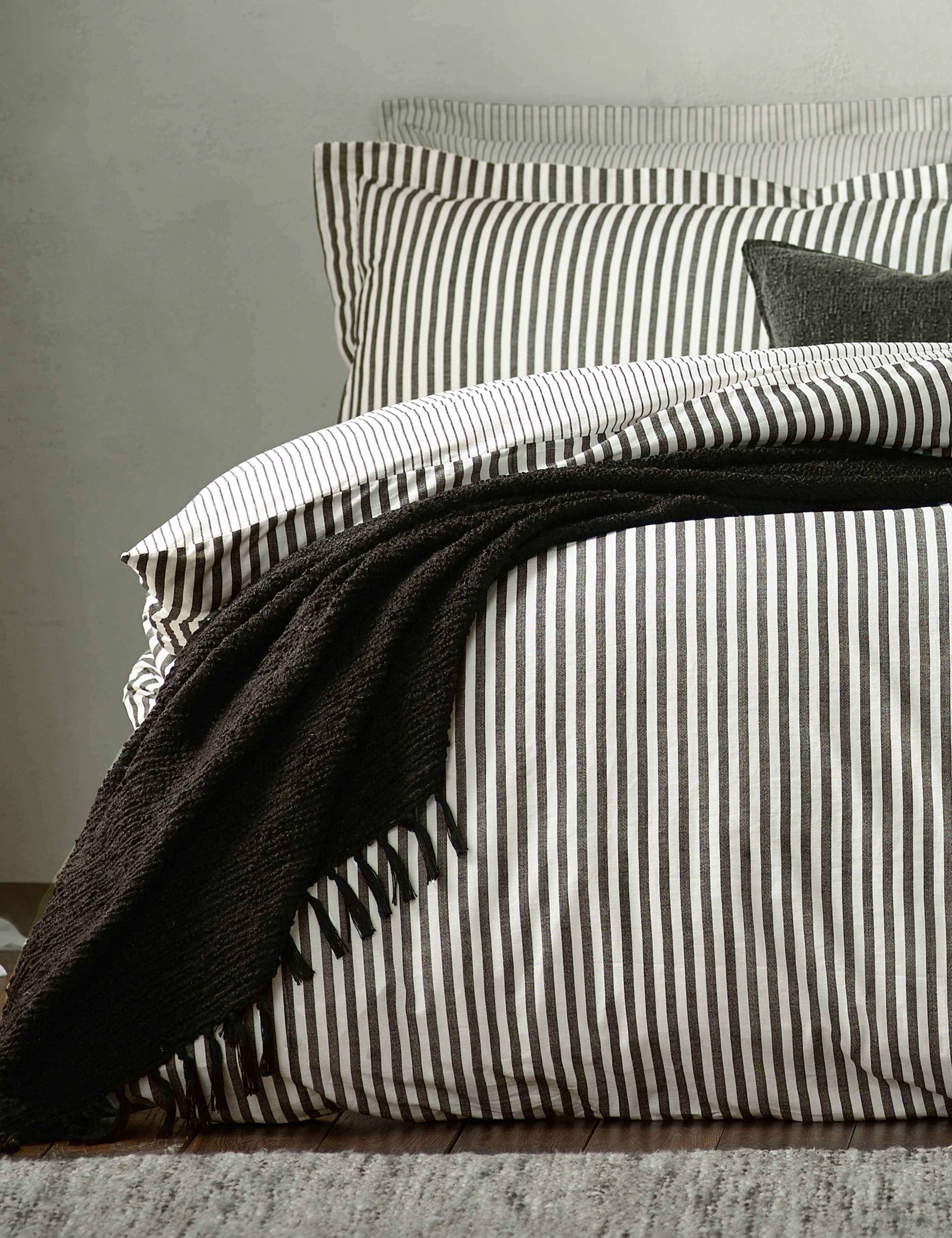 Yard Hebden striped cotton reversible bedding set, UK version