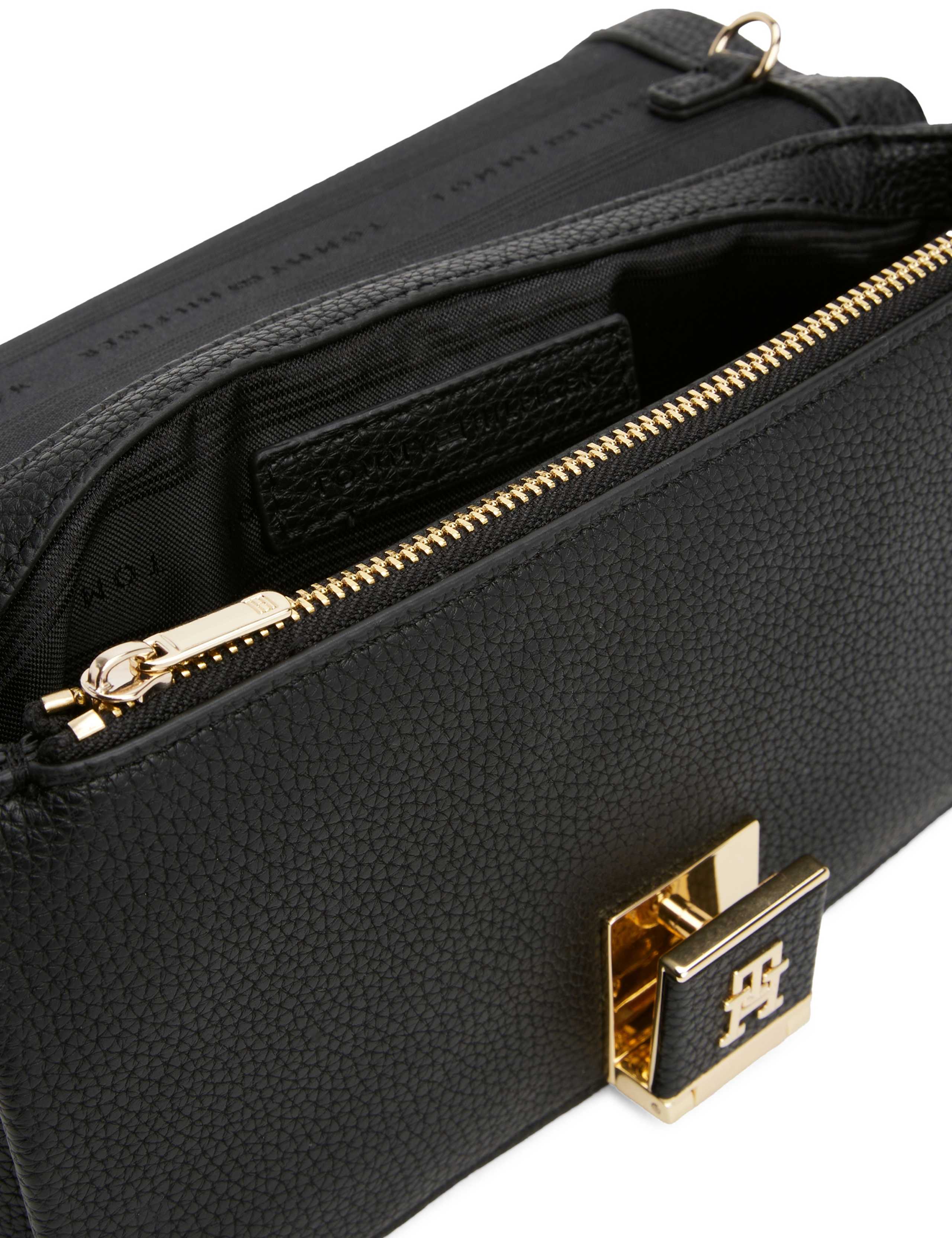 Tommy Hilfiger chain strap cross body bag (British brand)