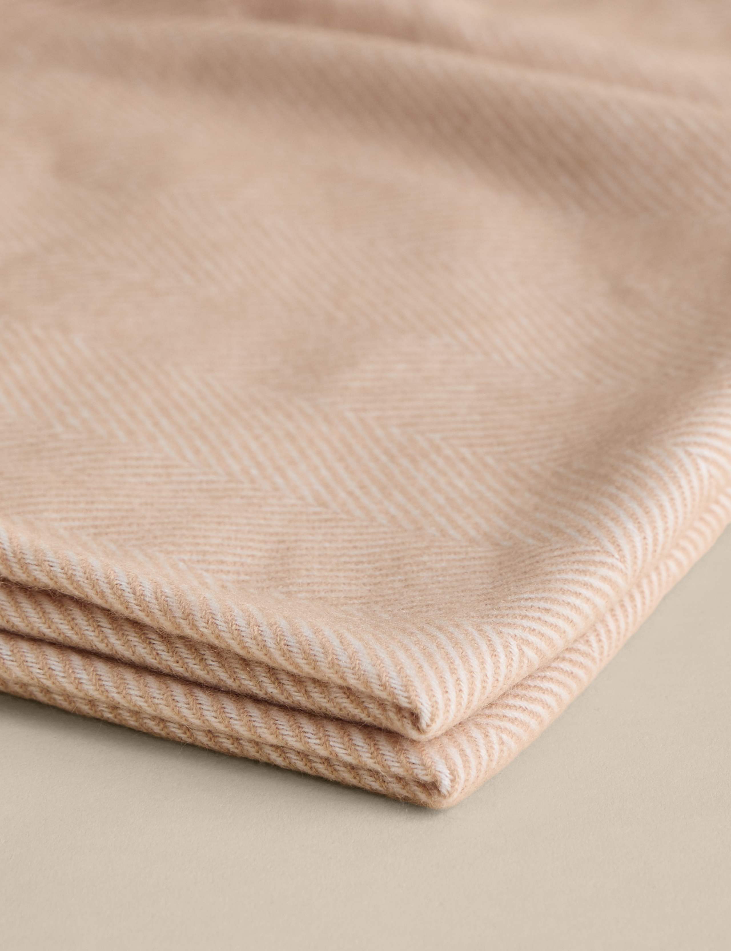Herringbone throw with tassels 130x170cm, UK version
