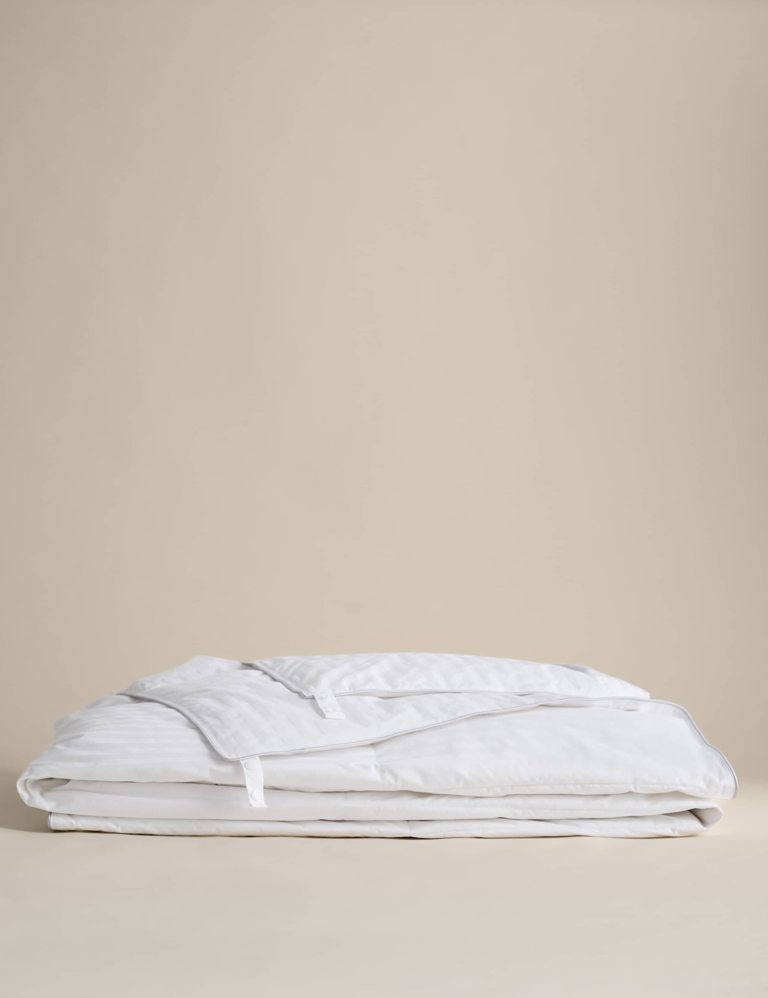 Lightweight Hungarian goose down 4.5 tog duvet (British brand)