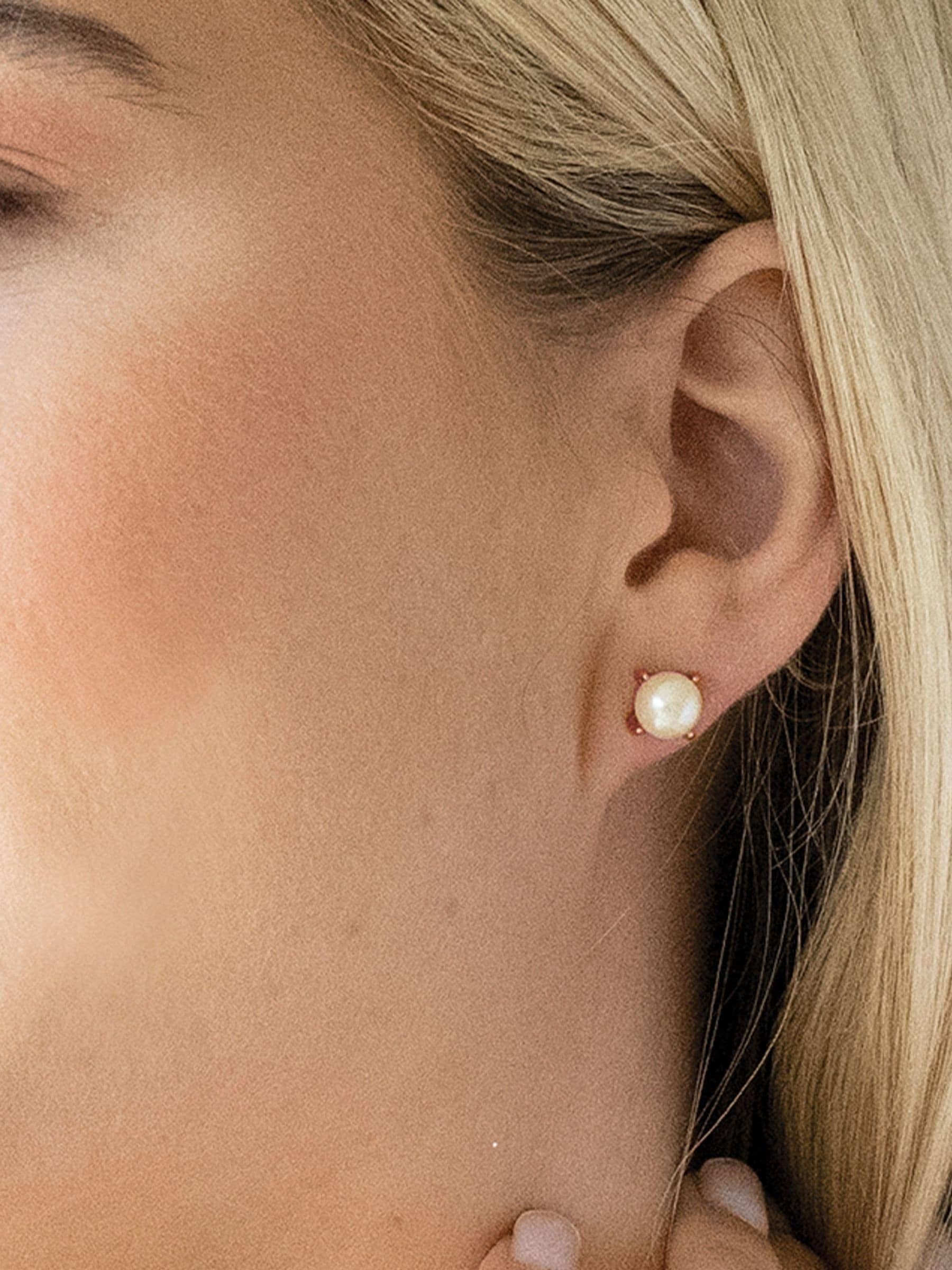 Ivory & Co silver plated Cairo pearl stud earrings 0.7cm, UK version