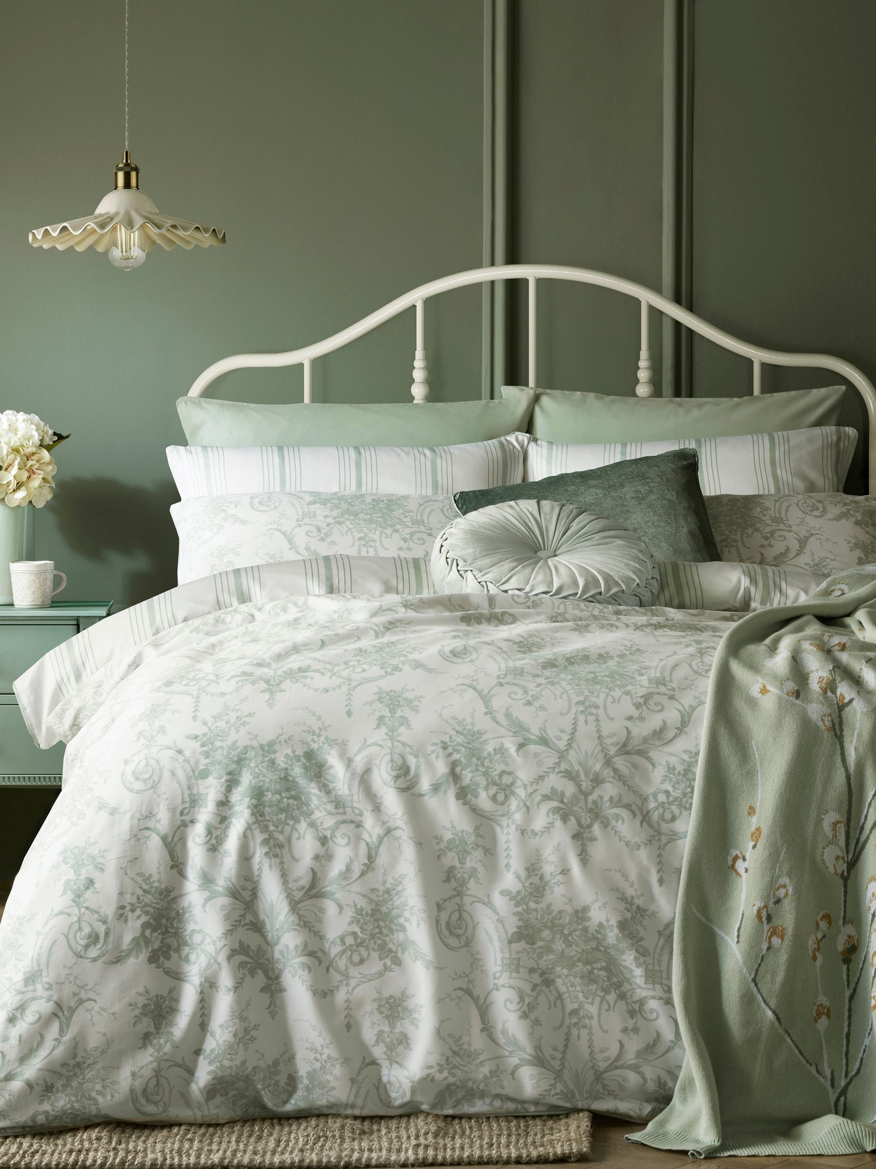Laura Ashley Set of 2 Sage Green Tuileries 200 Thread Count Cotton Sateen Pillowcases Set