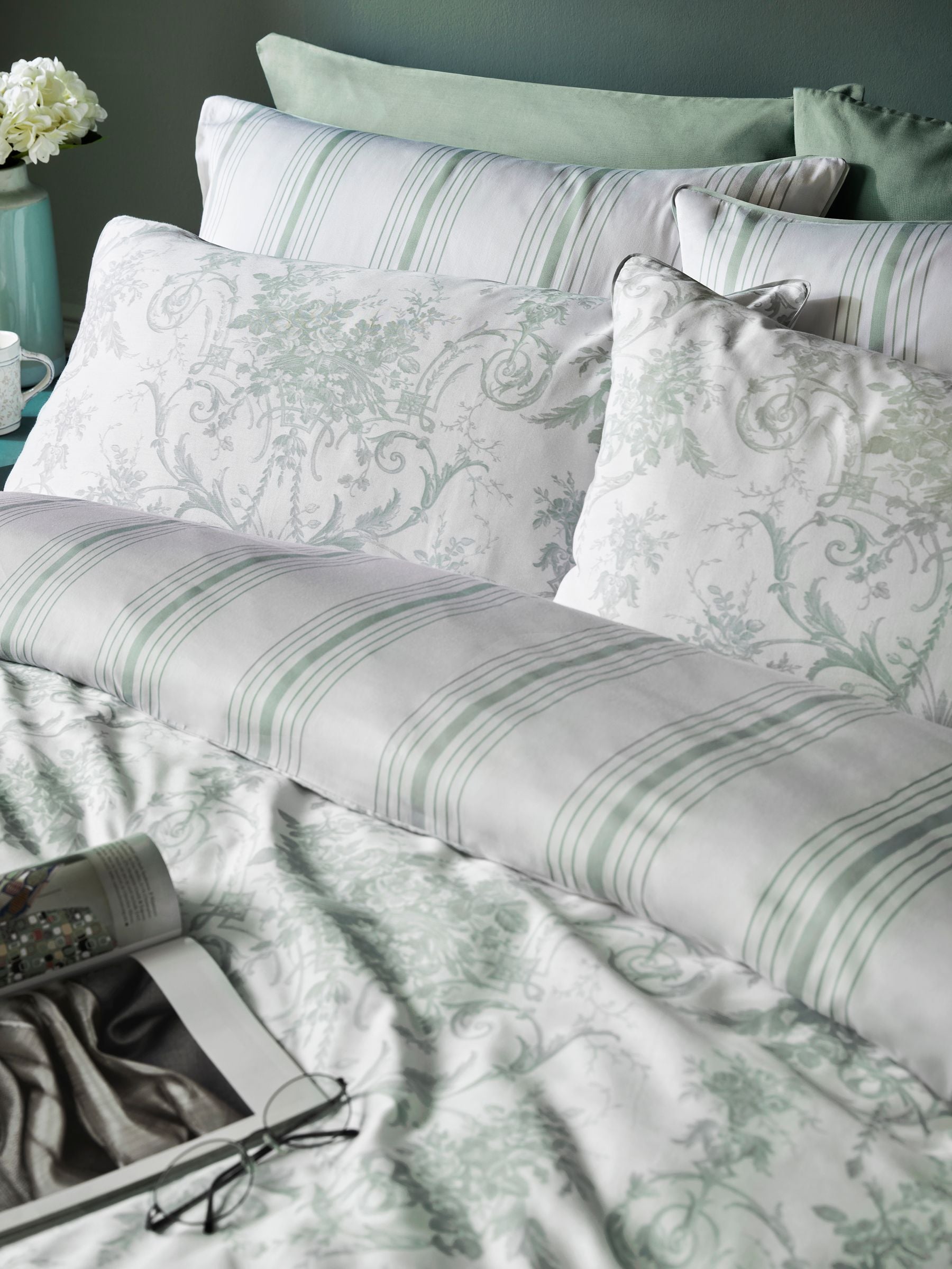 Laura Ashley Set of 2 Sage Green Tuileries 200 Thread Count Cotton Sateen Pillowcases Set