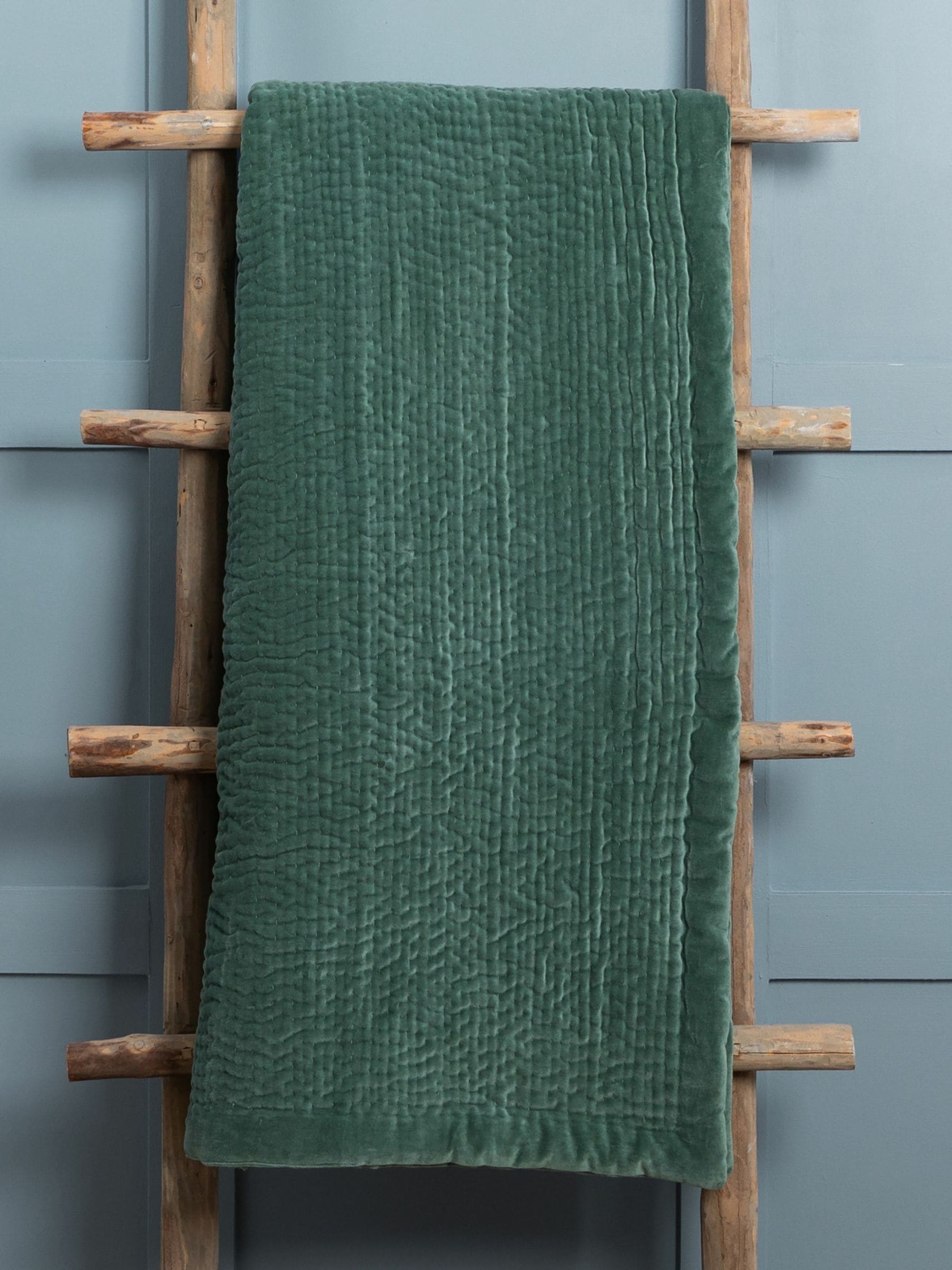 Voyage Sunset Haze quilted velvet throw, UK version