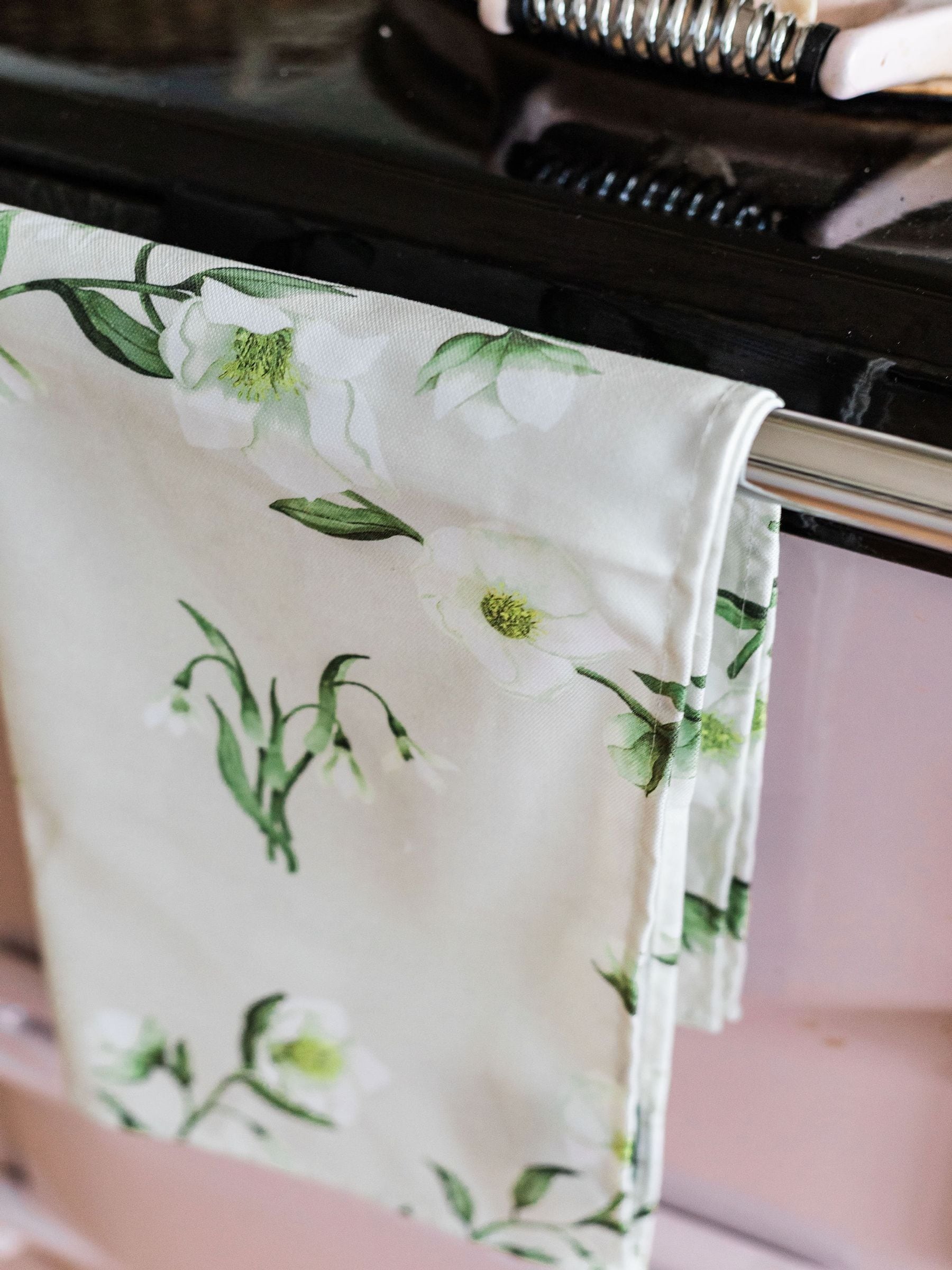 Avalon Home snowdrop and hellebore tea towel 45x68cm, UK version