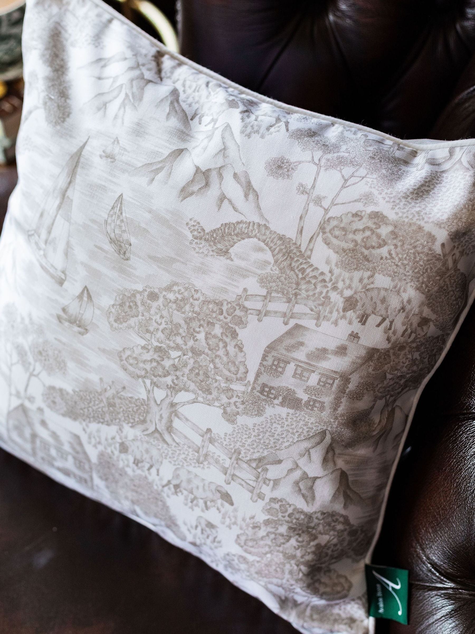 Avalon Home toile cushion cover 45x45cm cotton - British product