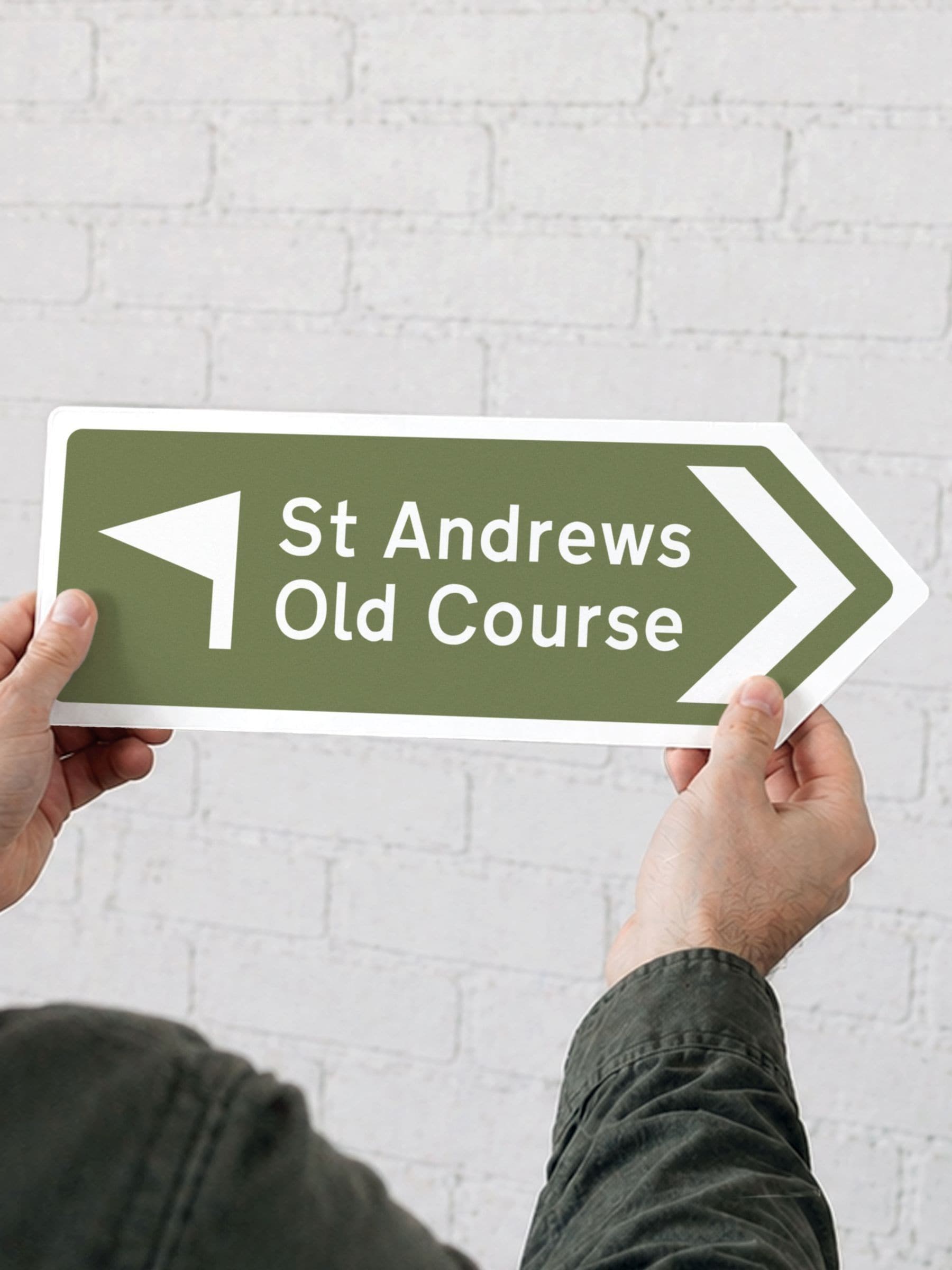 No Ordinary Gift arrow sign for Dad's favourite place - British product