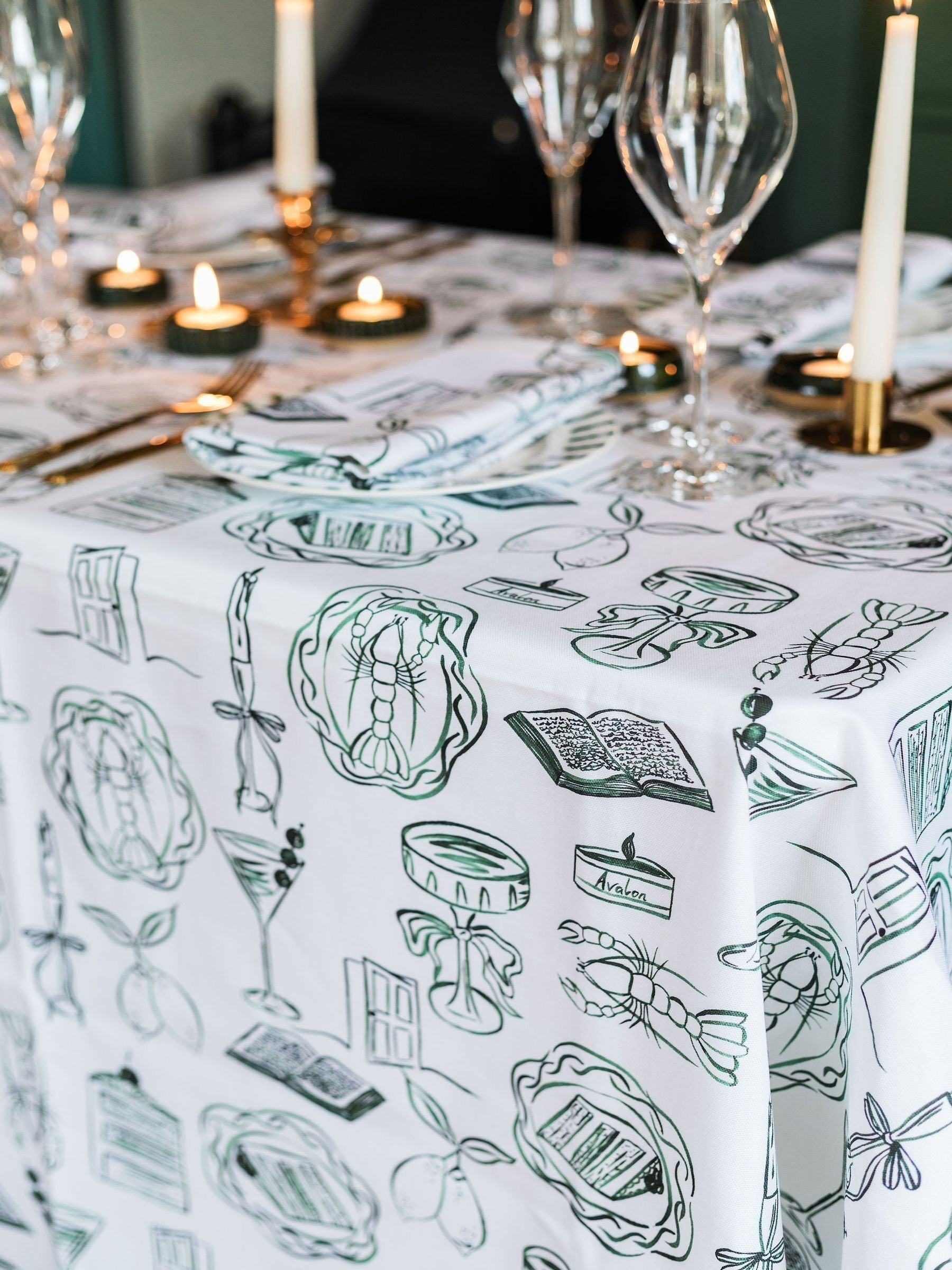Avalon Home Green Just A Girl tablecloth 143x230cm (British brand)