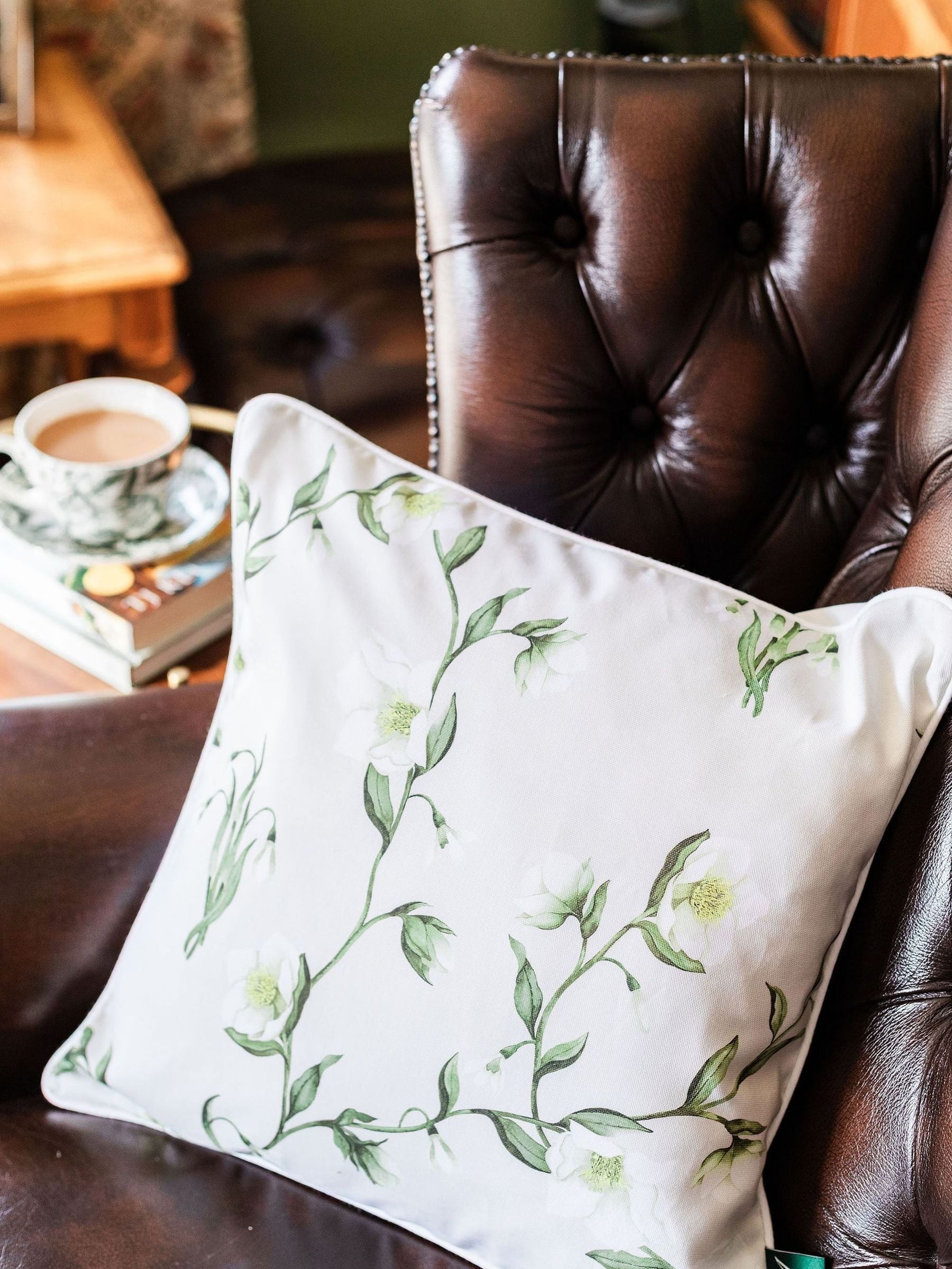 Avalon Home cushion cover Snowdrop and Hellebore 45x45cm - British product