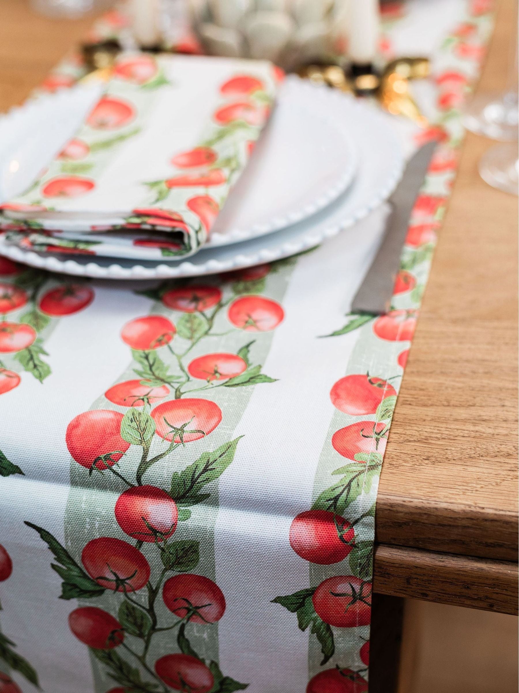 Avalon Home red vine tomato table runner 32x230cm (British brand)