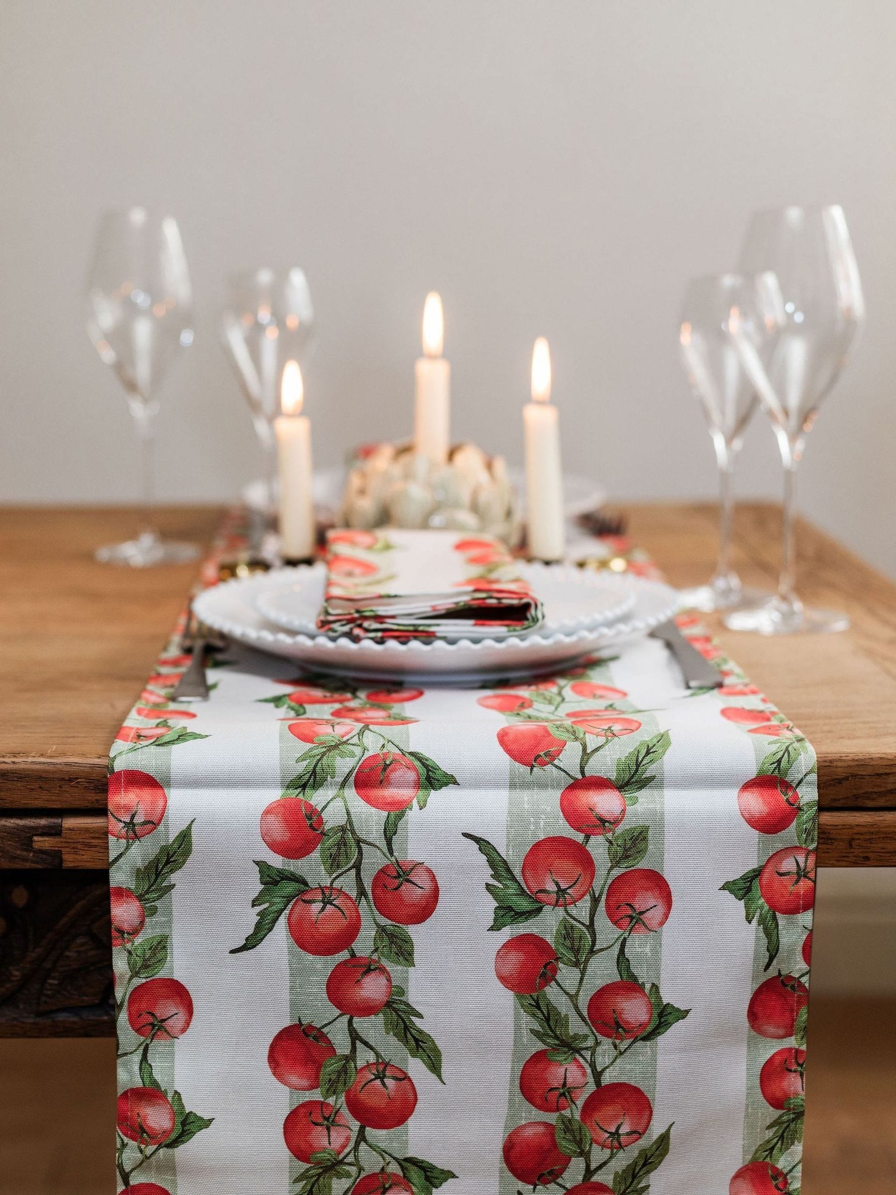 Avalon Home red vine tomato table runner 32x230cm (British brand)