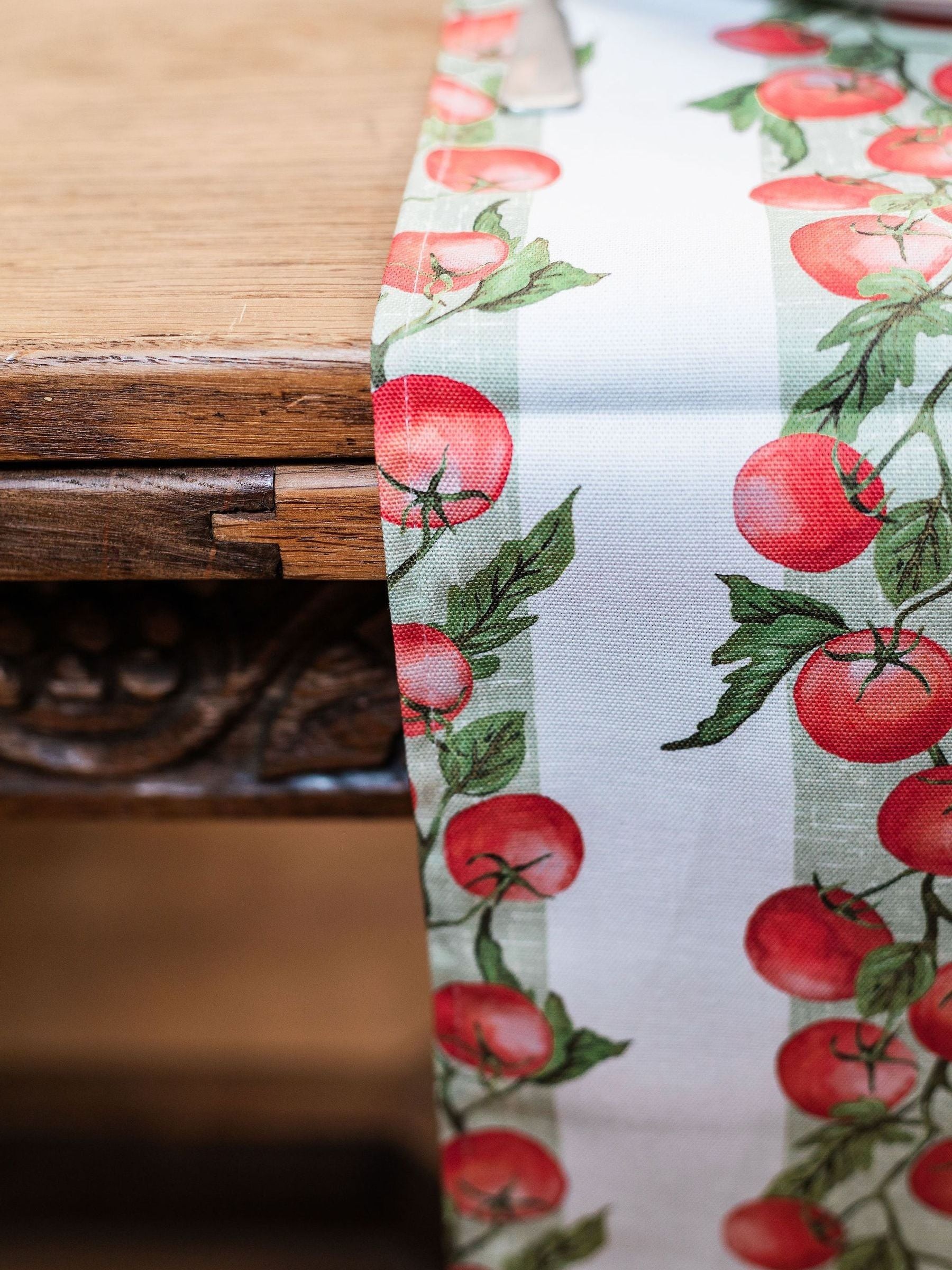 Avalon Home red vine tomato table runner 32x230cm (British brand)