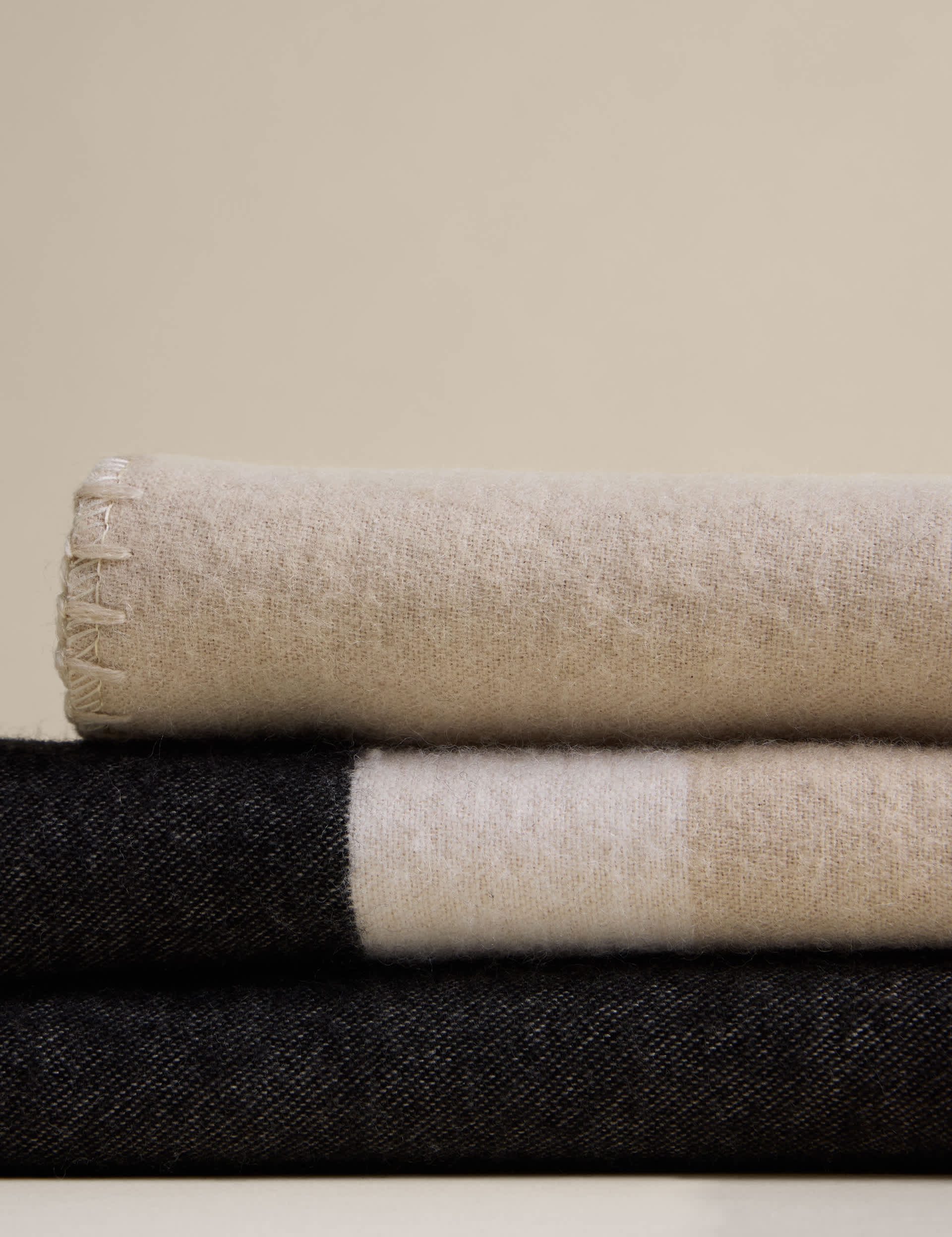 Kelly Hoppen wool blend colour block brushed throw 130x160cm, UK version