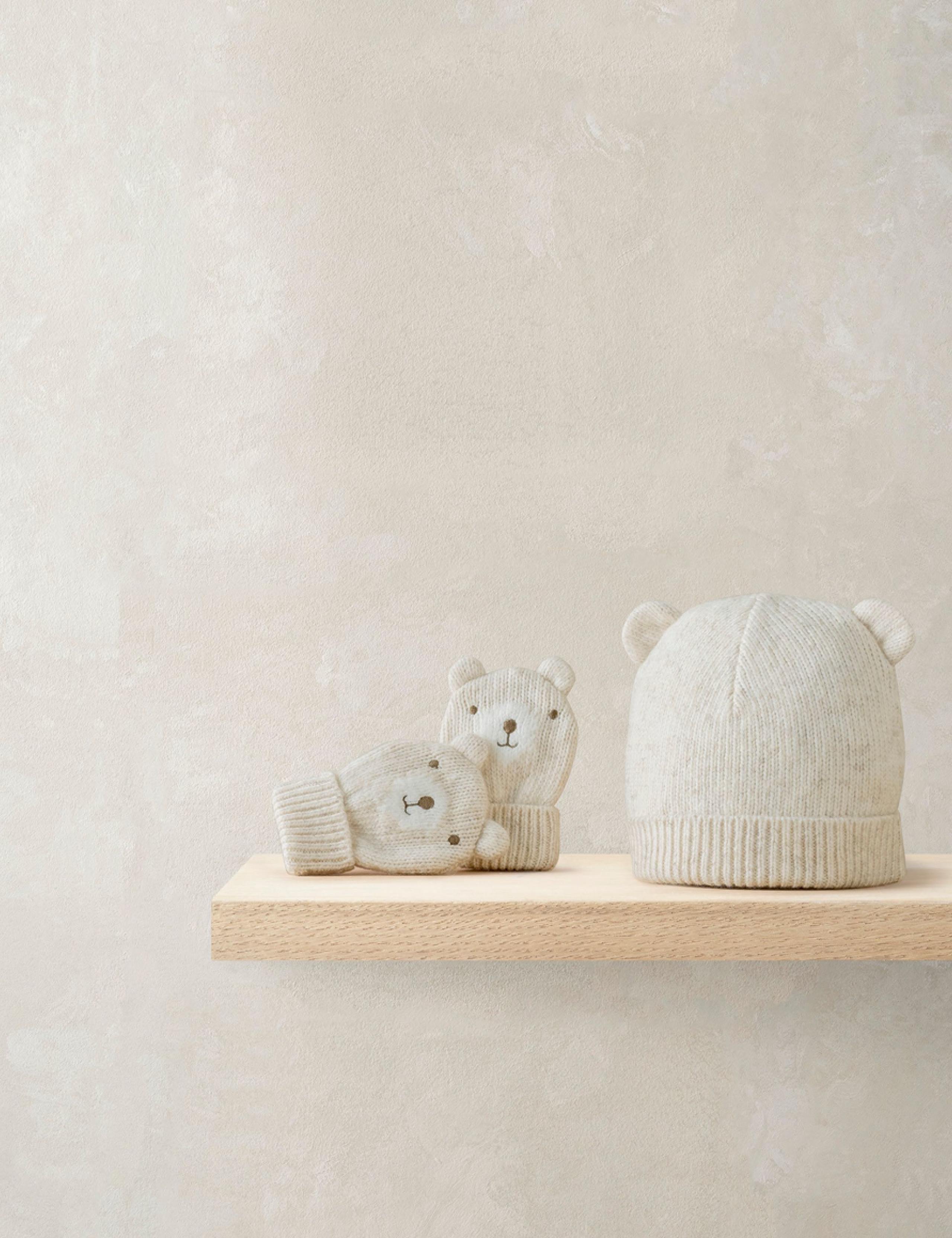 Mamas & Papas bear hat and mitten set 0-6 months, imported from the UK