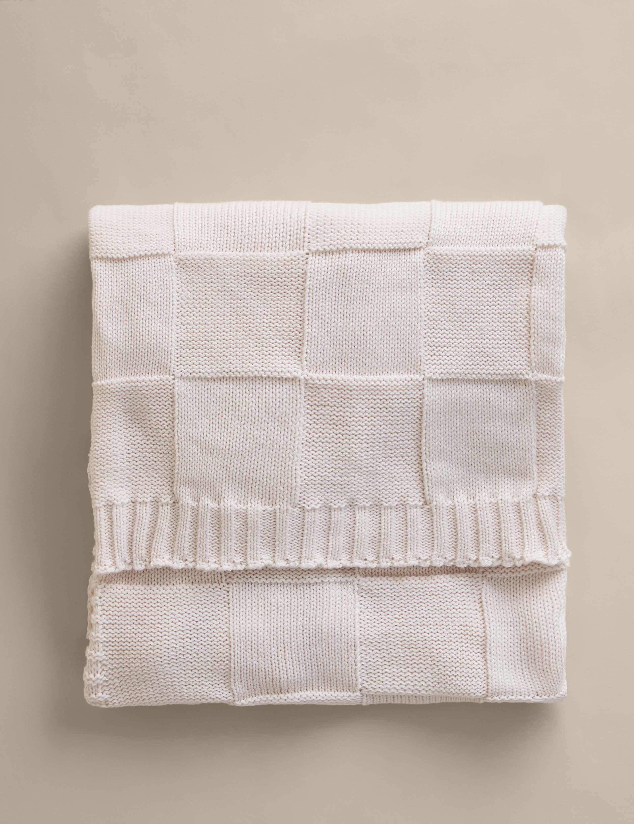 Knitted checkerboard throw large 130x170cm, imported from the UK