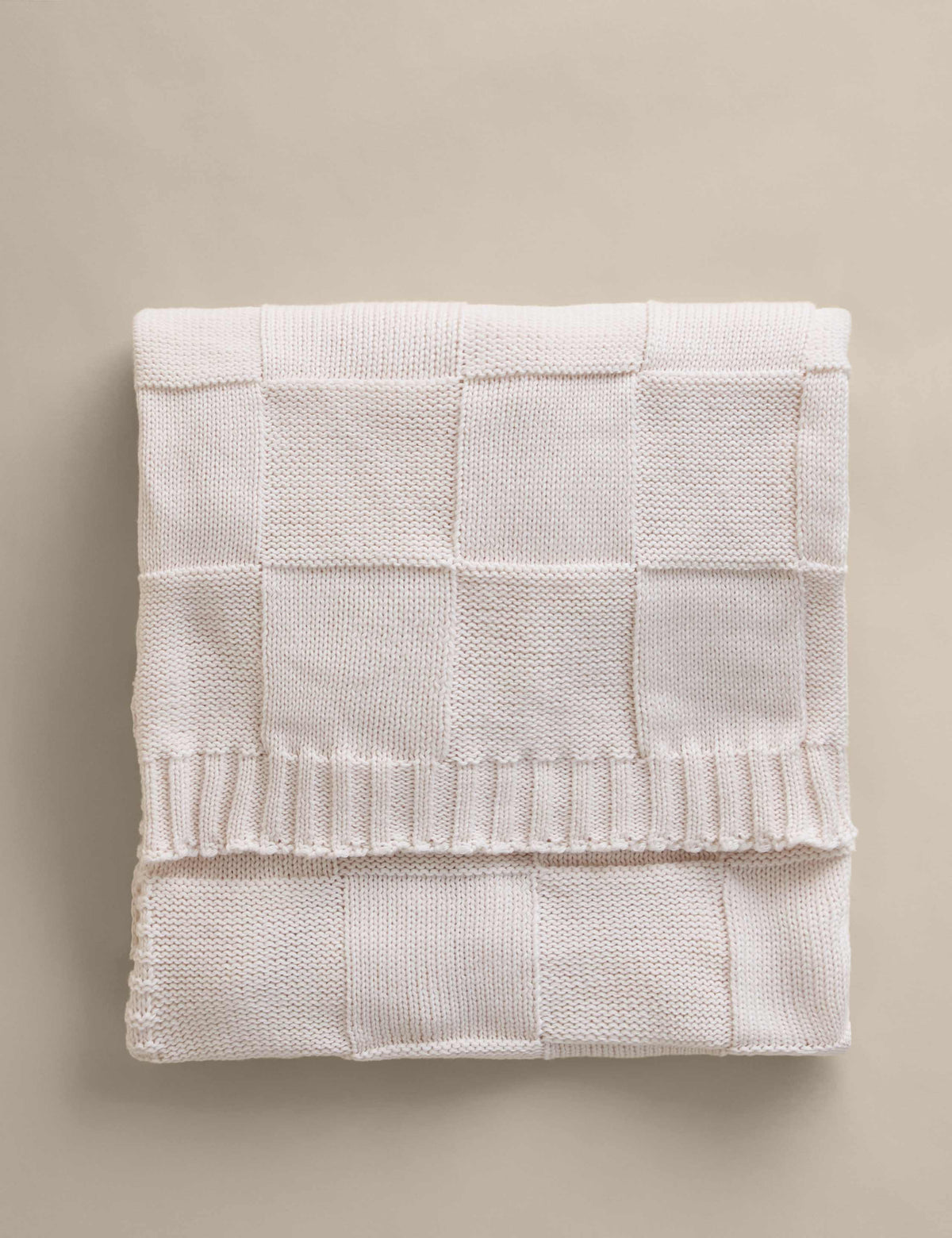 Knitted checkerboard throw large 130x170cm, imported from the UK