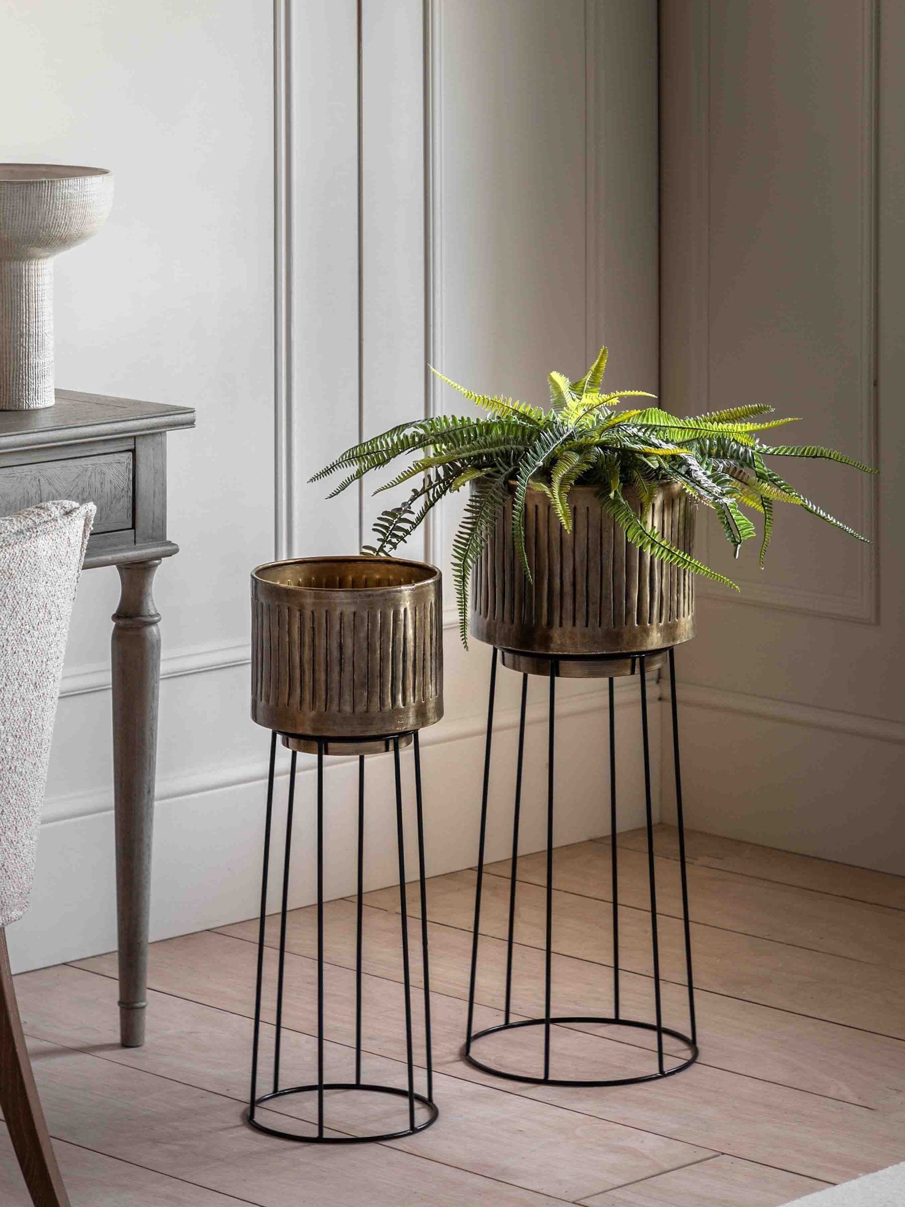 Gallery Home planters gold metal ribbed set of 2 - British product