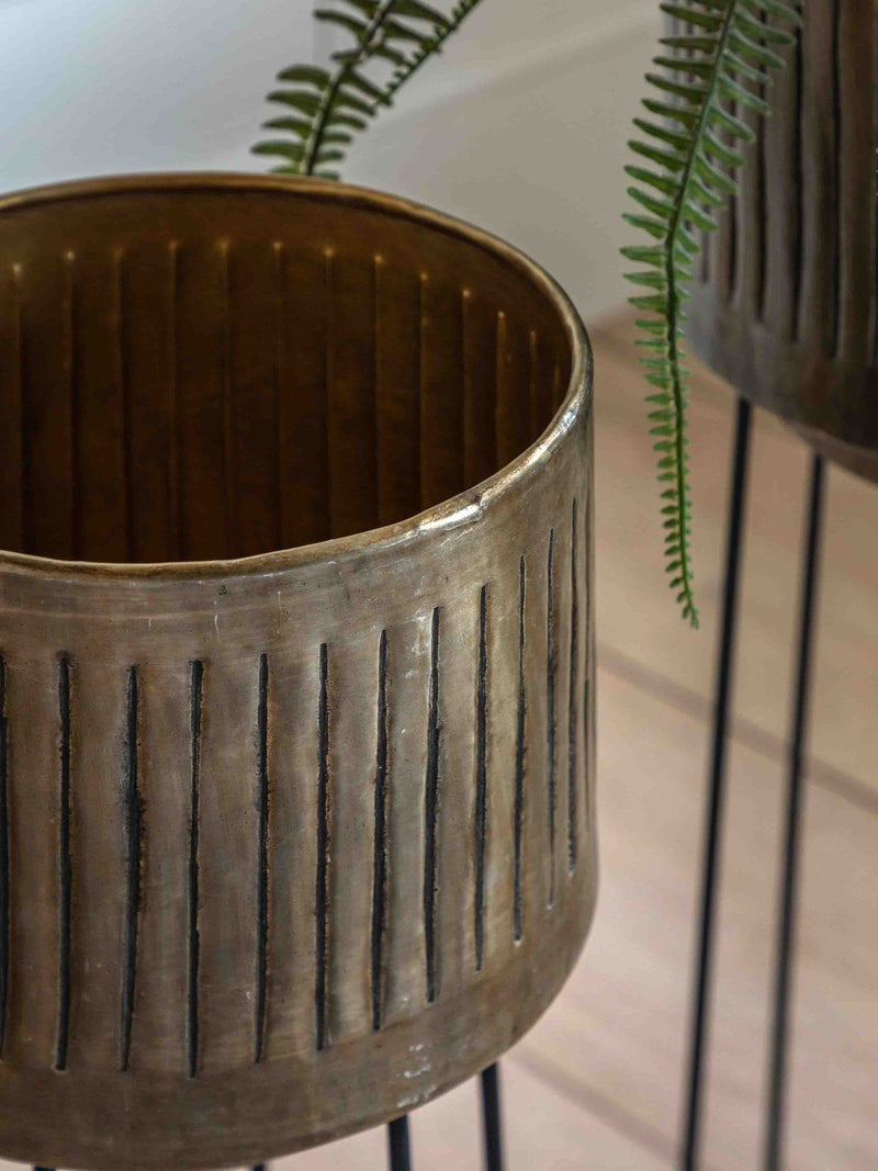 Gallery Home planters gold metal ribbed set of 2 - British product