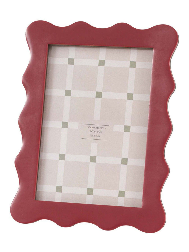Gallery Home red scallop photo frame 21.5x16.5cm, UK version