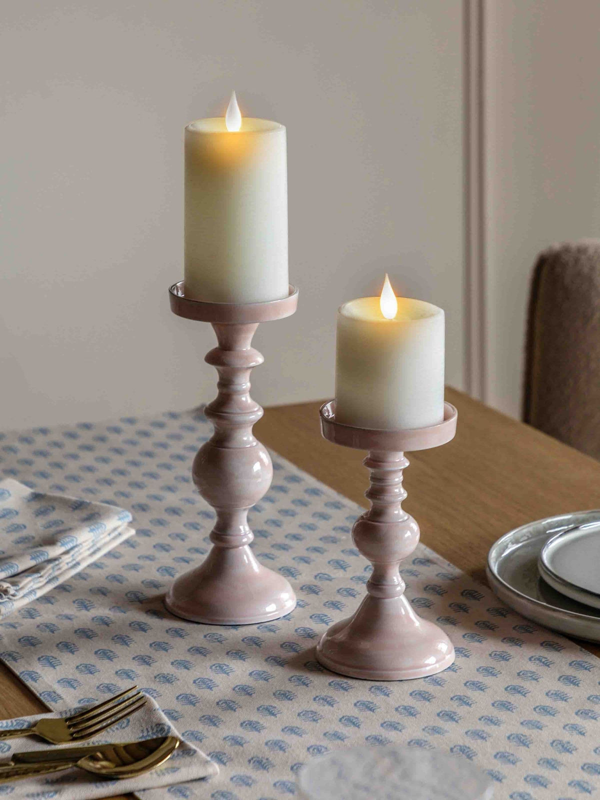 Gallery Home pink metal candle holder 22cm - British product