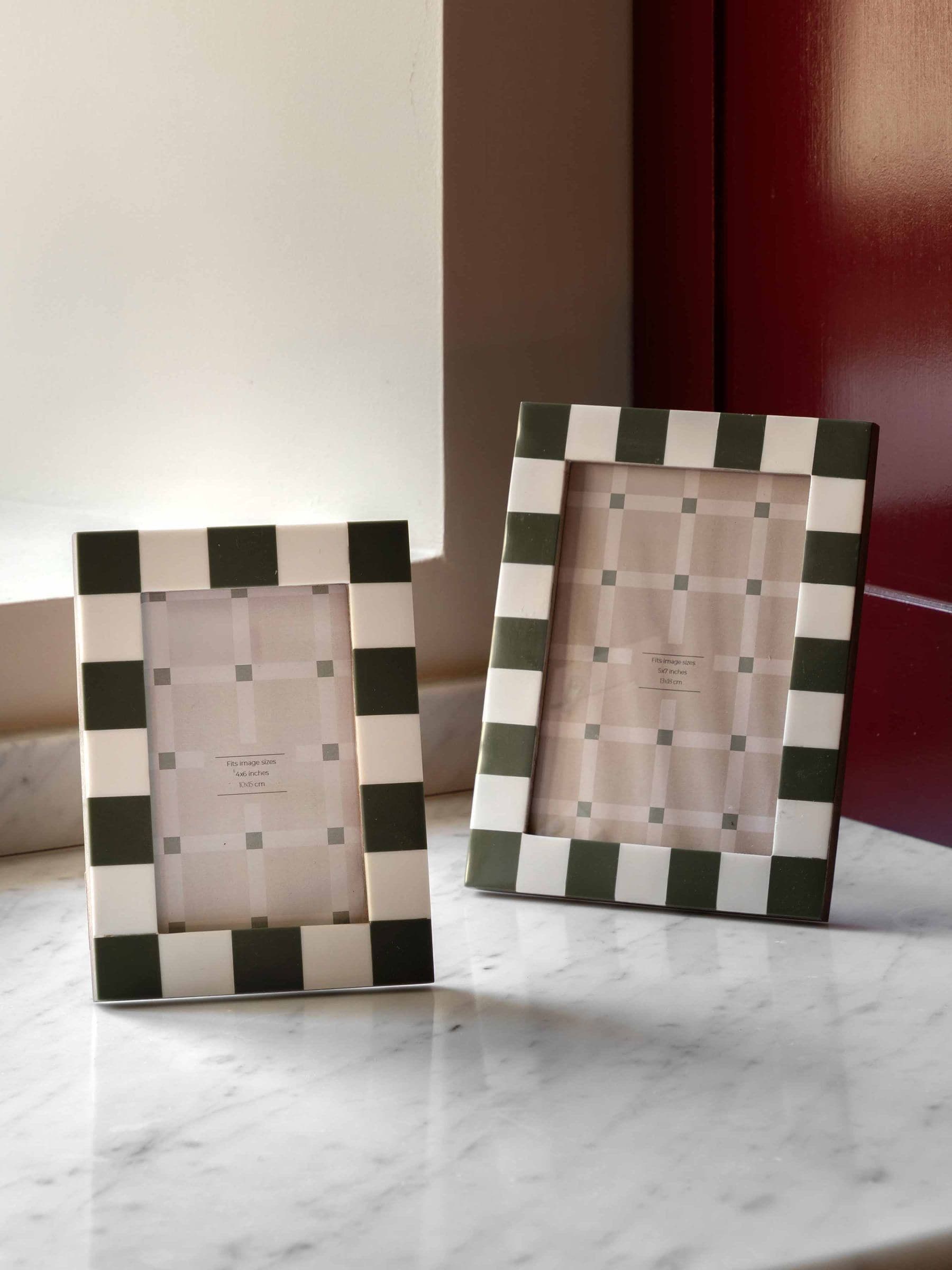 Gallery Home checkered photo frame 19cm x 14cm - British product