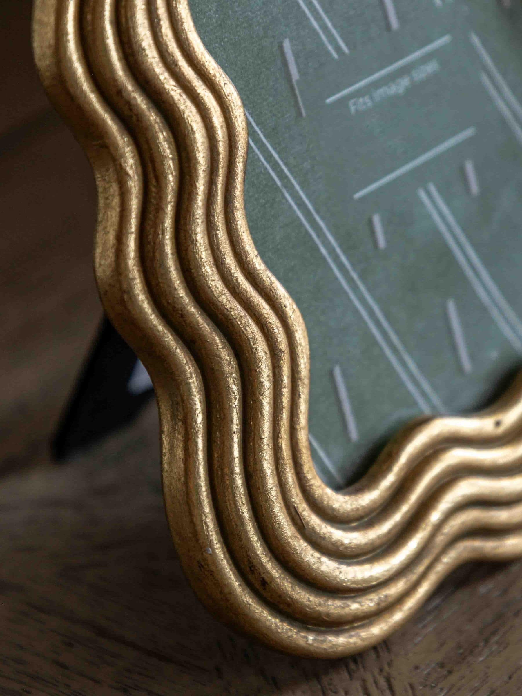 Gallery Home gold wavy photo frame - British product