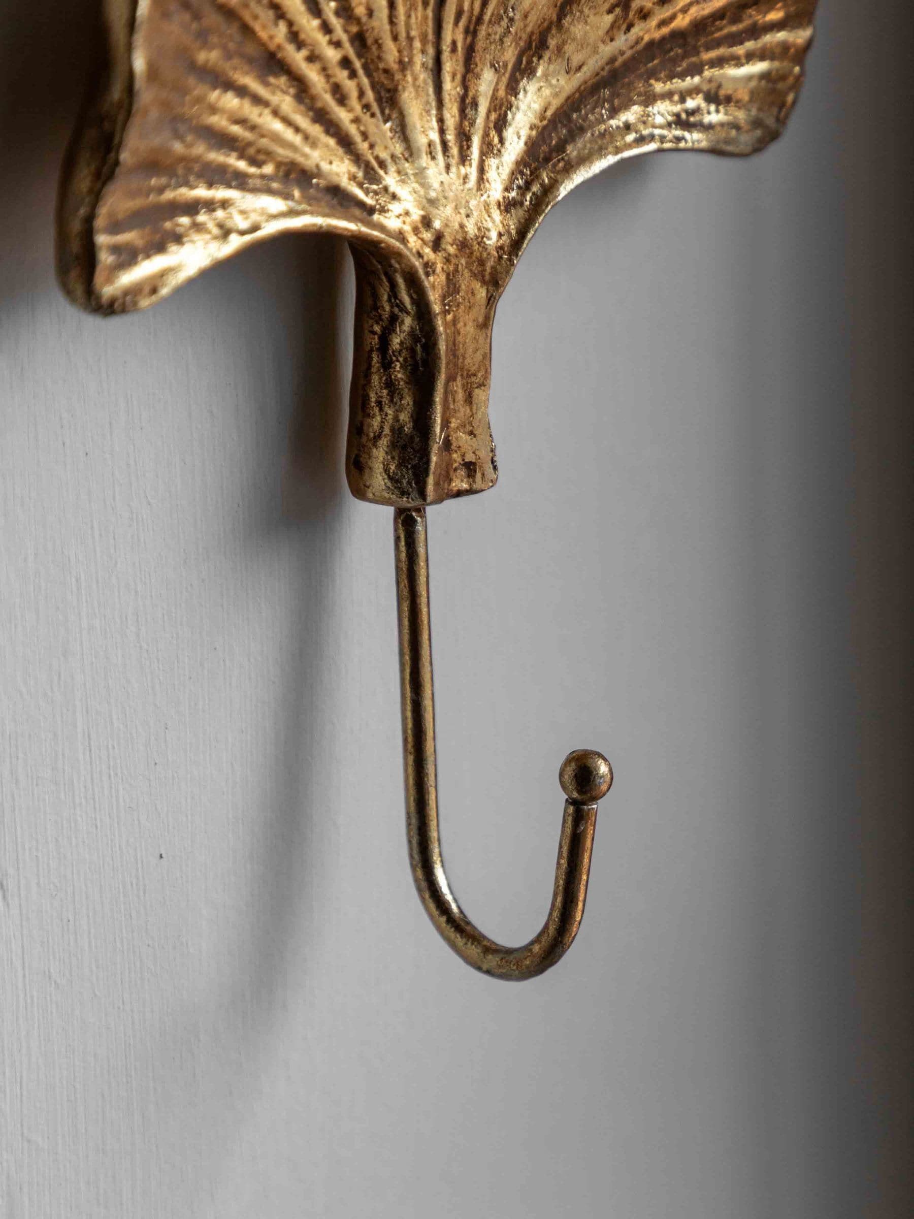 Gallery Home gold ginkgo leaf wall hook (British brand)