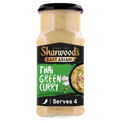 Sharwood's Thai Green Curry Sauce 415g, imported from the UK