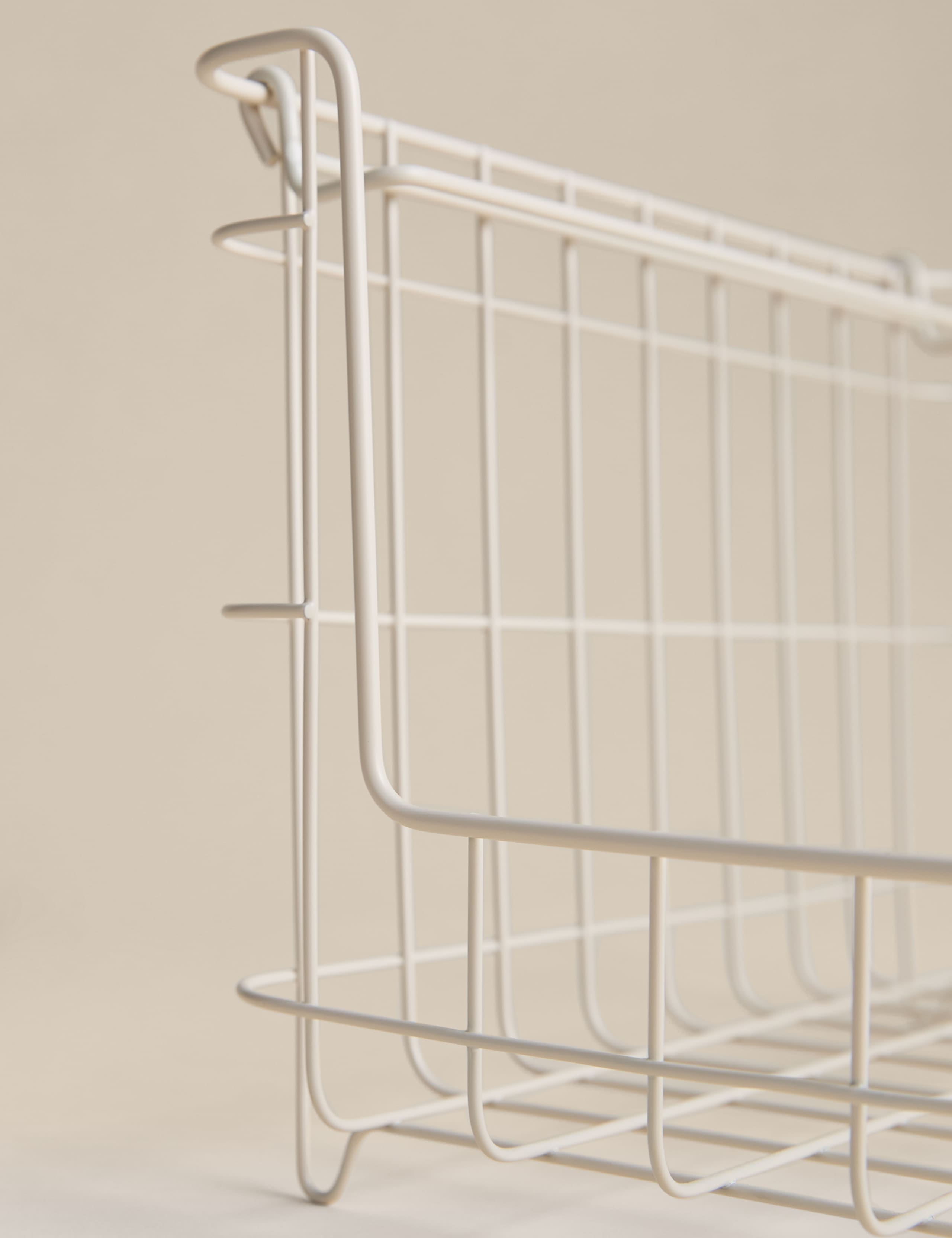 Large stackable wire storage basket, UK version