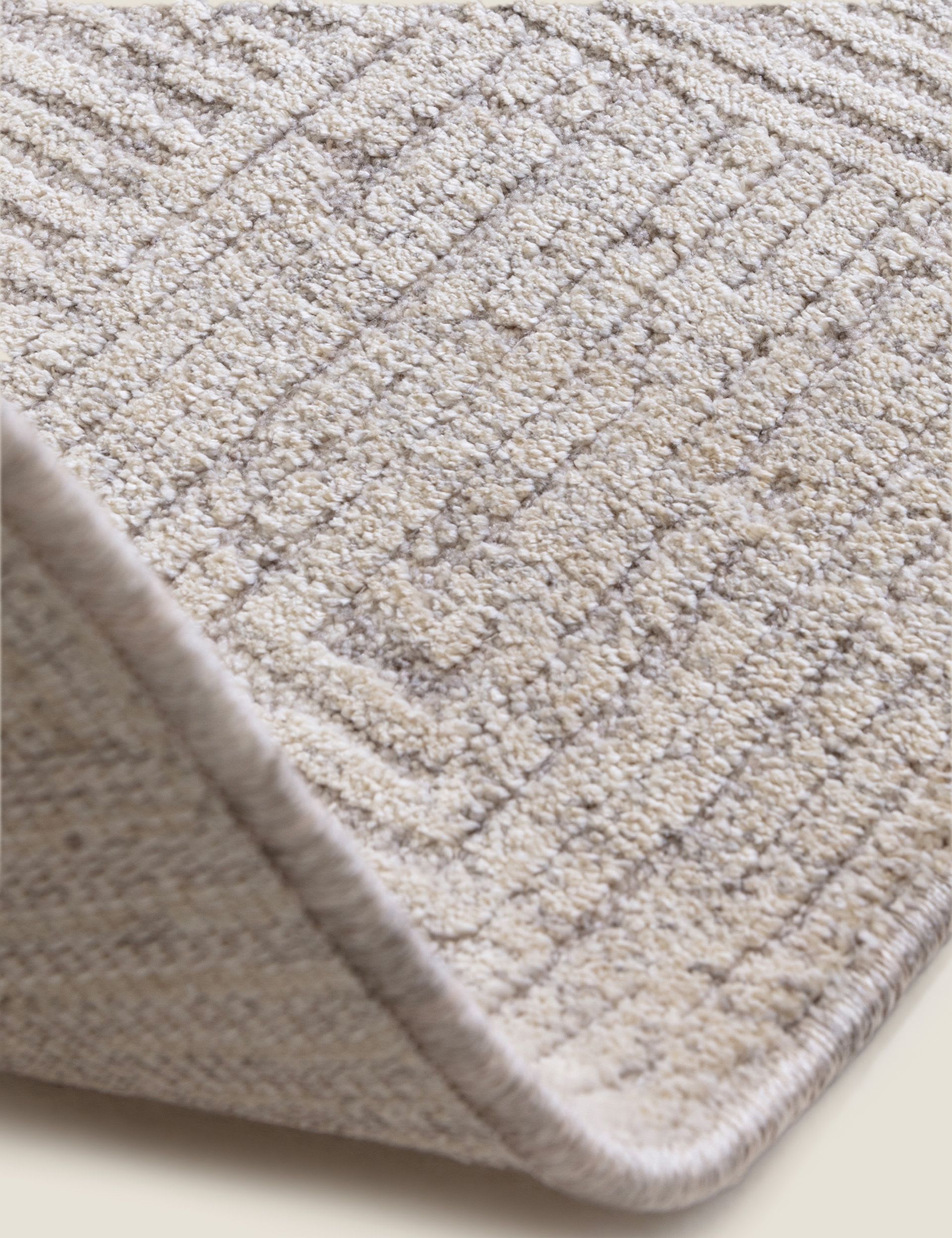 Asiatic Laurent rug geometric design polyester, imported from the UK