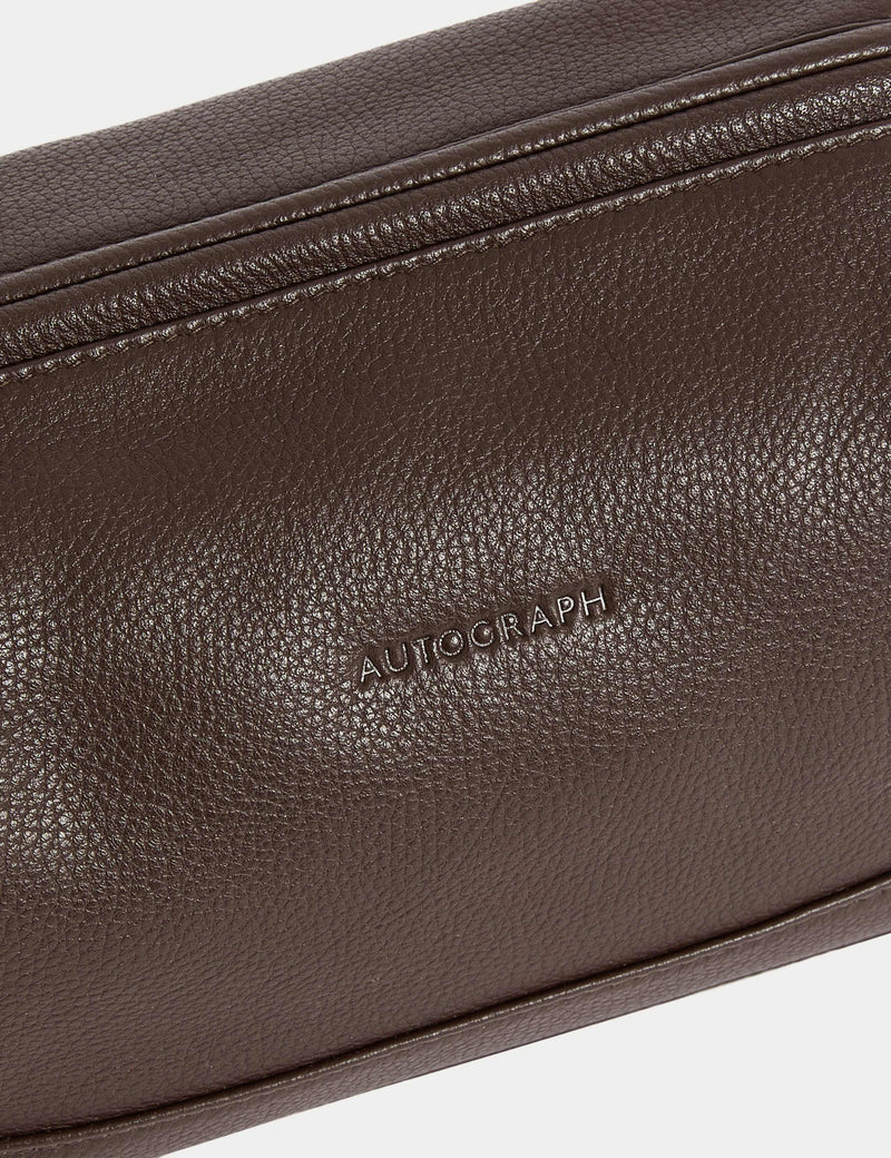 Autograph Leather Pebble Grain Washbag 25x15.5x13 cm, UK version