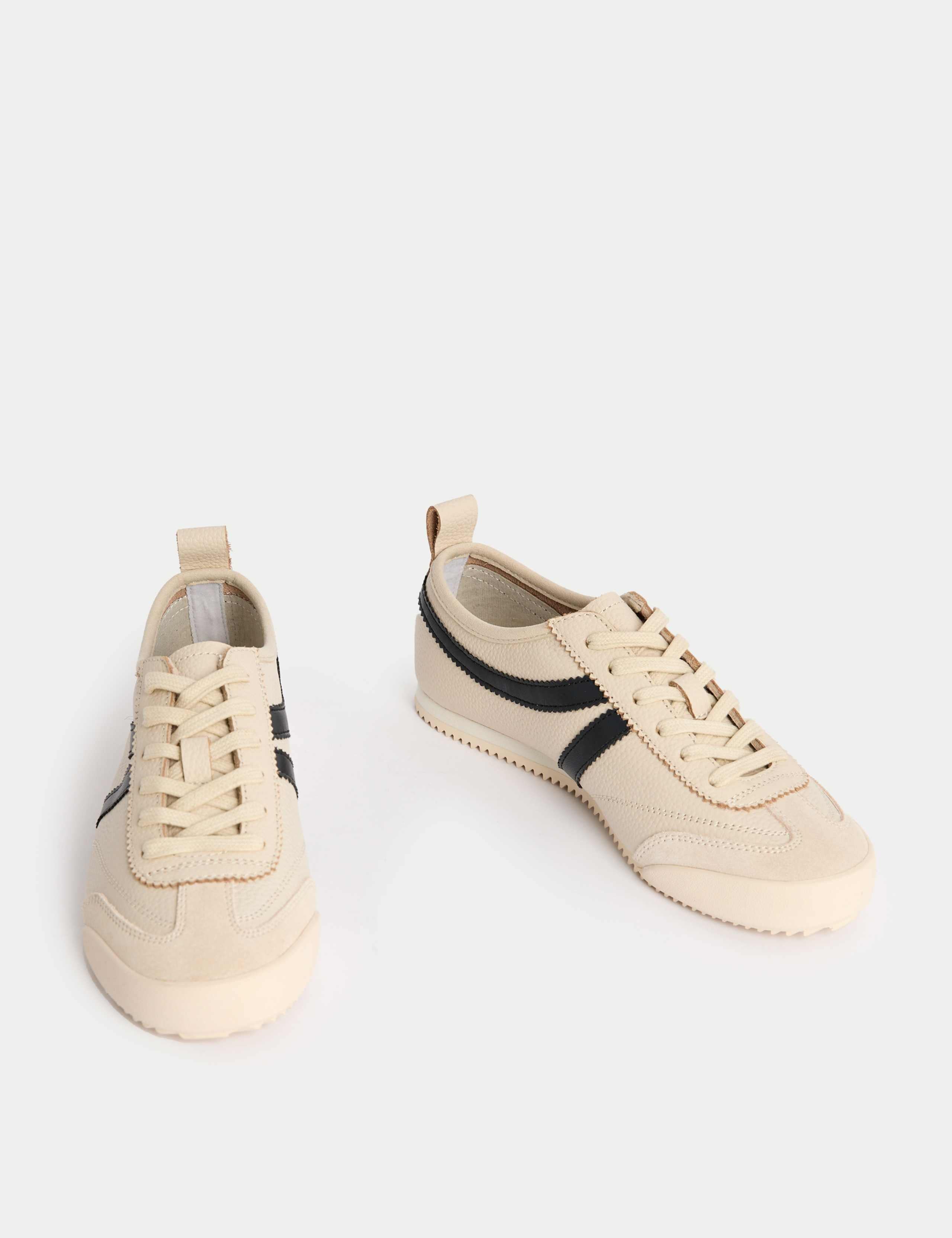 M&S Leder-Streifen-Sneakers mit Kontraststreifen, britische Version