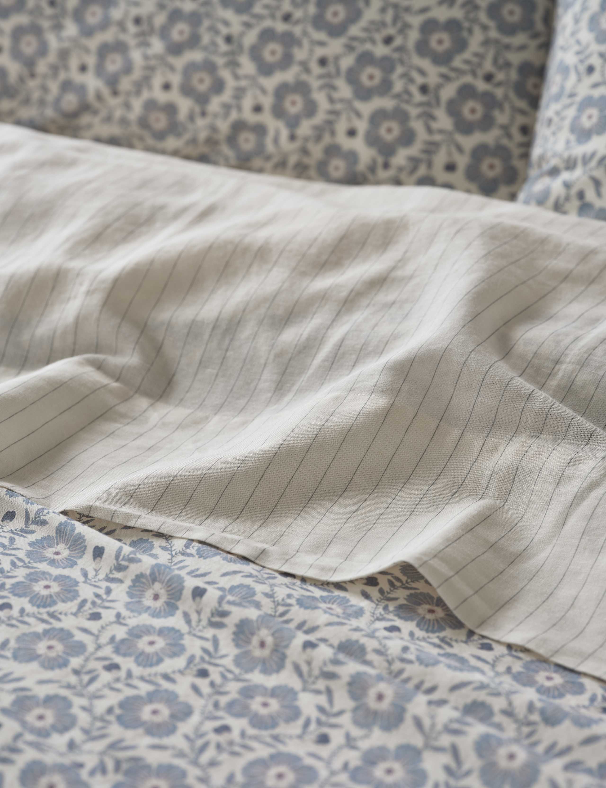 Piglet in Bed folk floral linen rich flat sheet, UK version